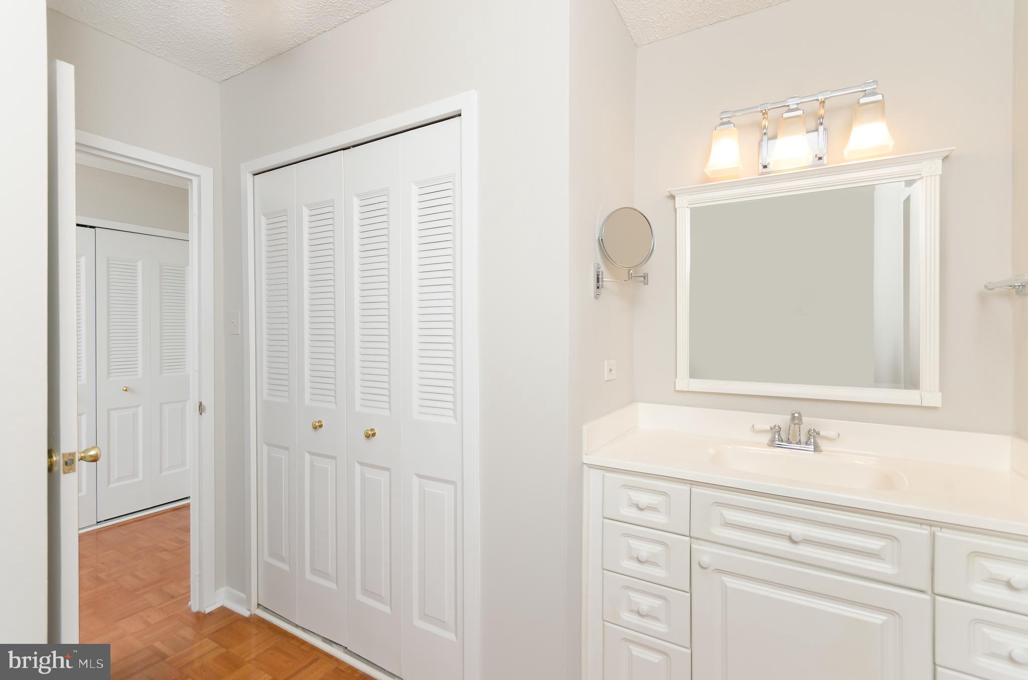 SKYLINE PLAZA - Residential