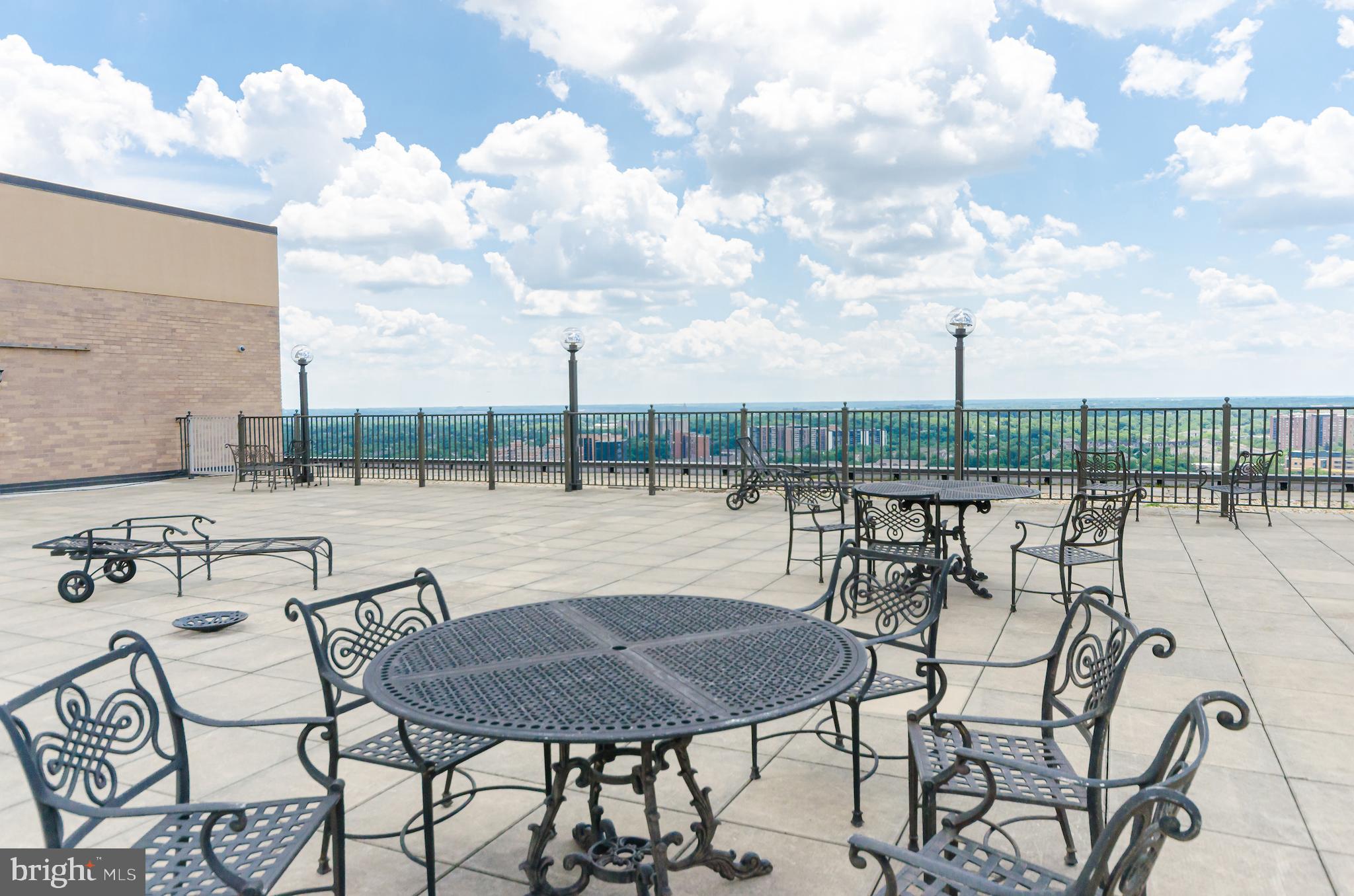 SKYLINE PLAZA - Residential