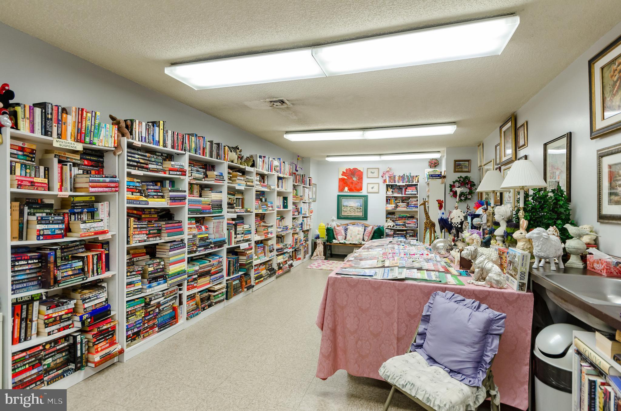 SKYLINE PLAZA - Residential