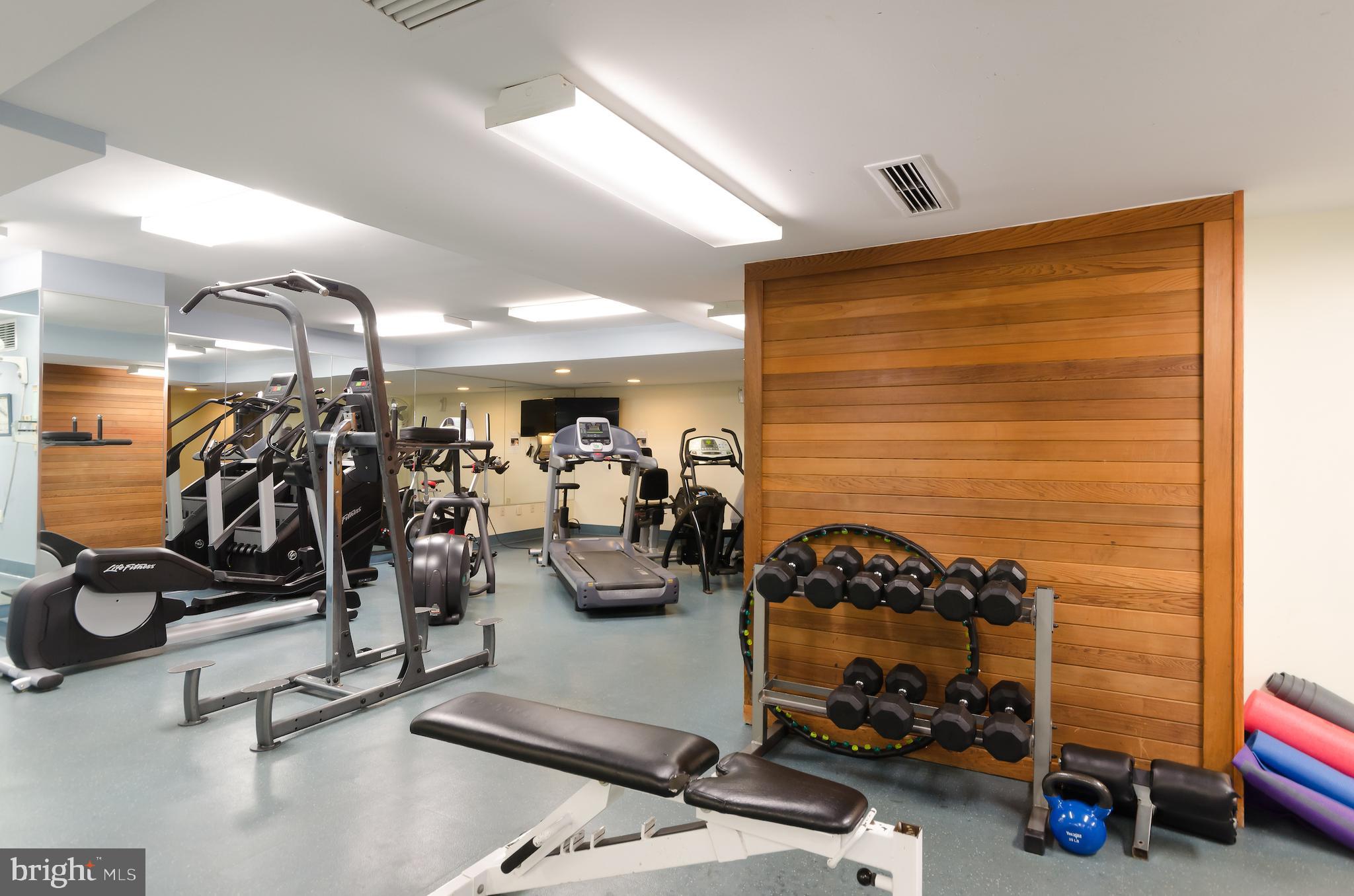 SKYLINE PLAZA - Residential