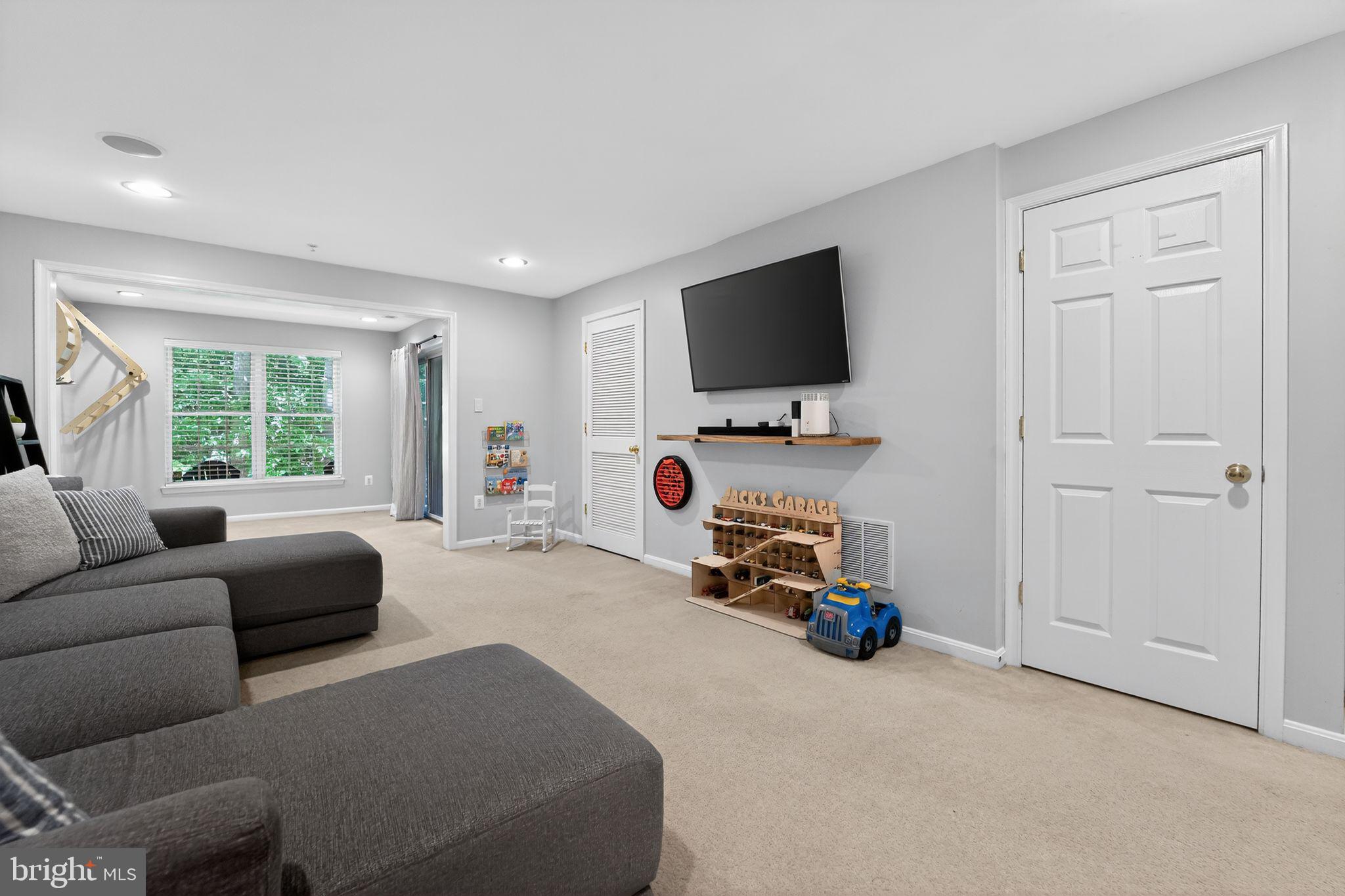 CHAPEL GROVE - Residential