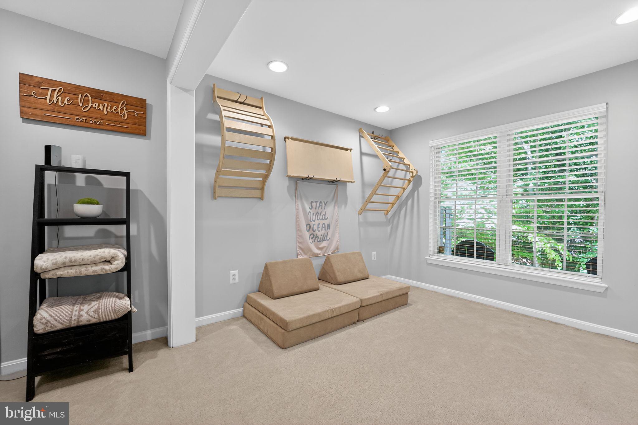 CHAPEL GROVE - Residential