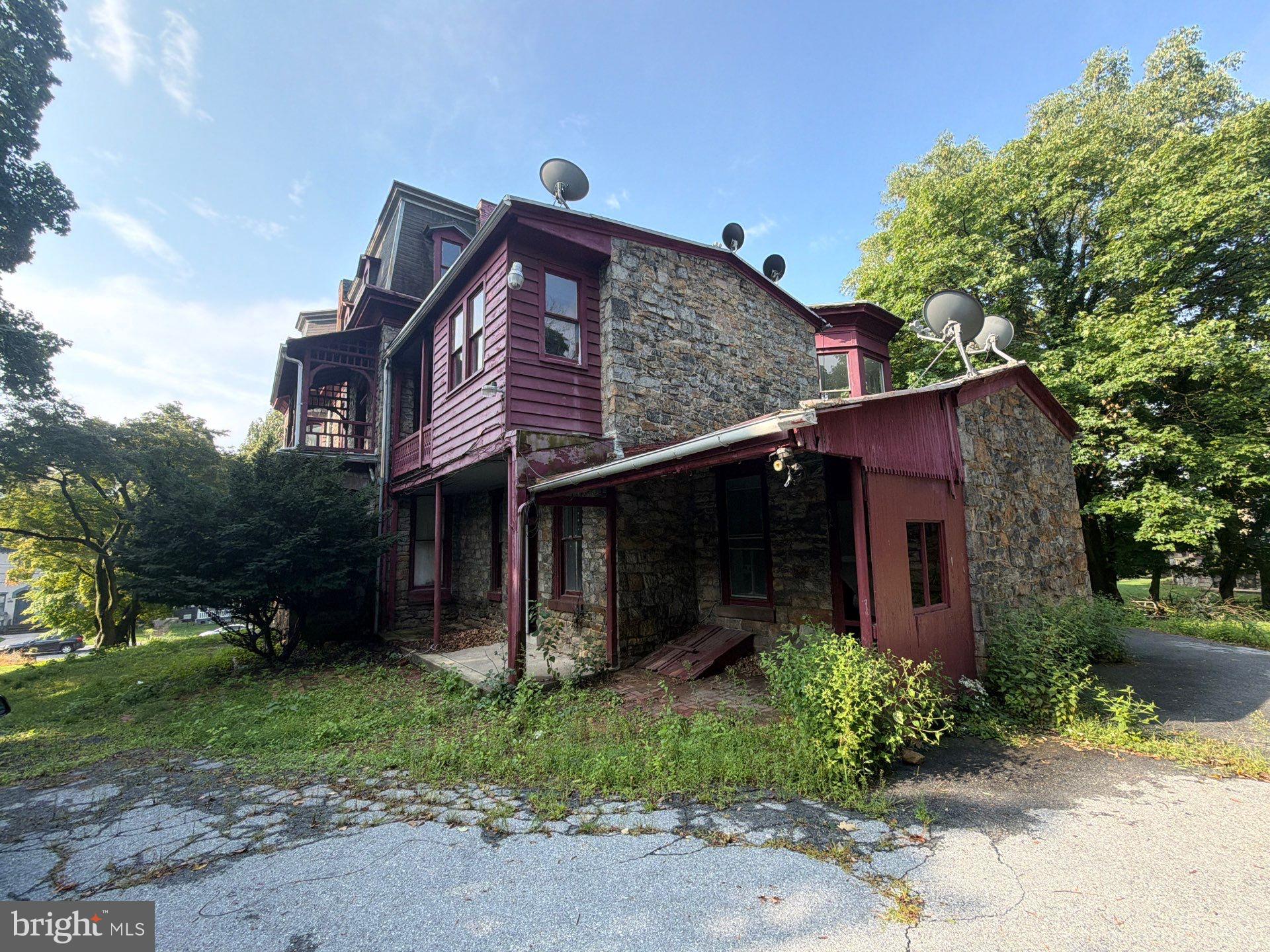 1521 MINERAL SPRING ROAD