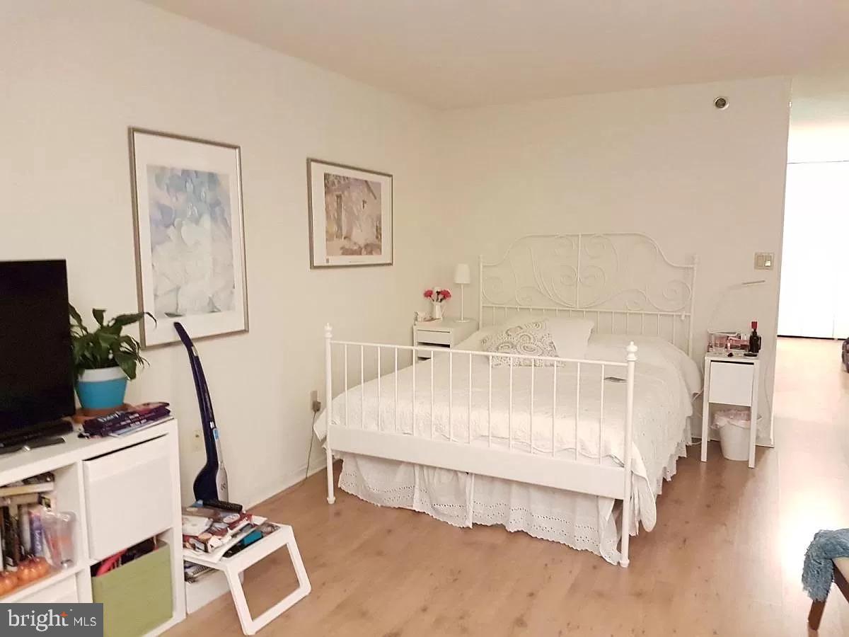 RITTENHOUSE SQUARE - Residential Lease