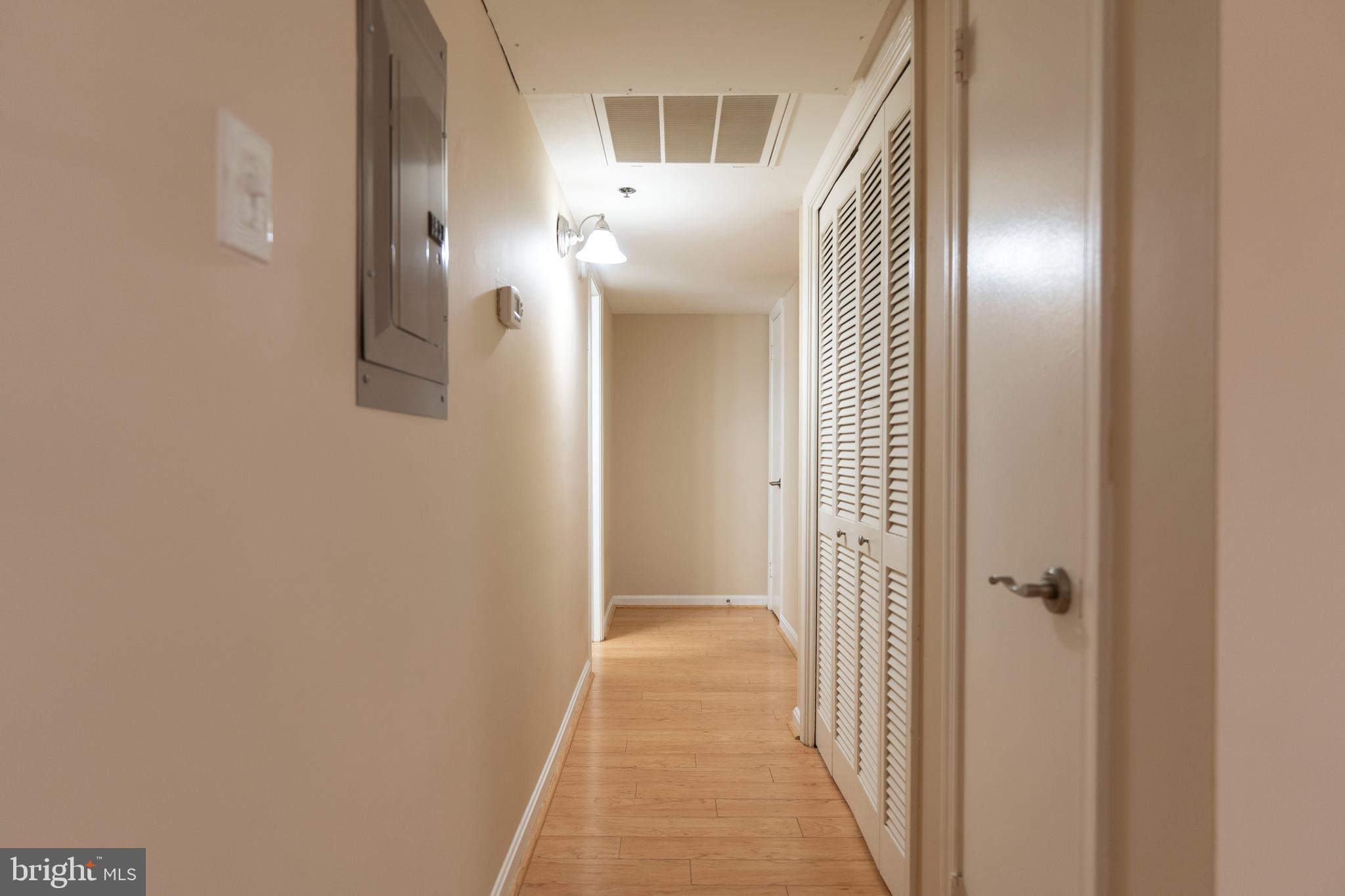 FOUR WINDS AT OAKTON - Residential