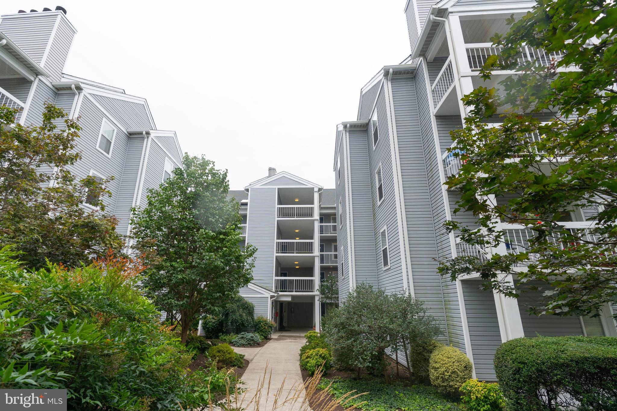 FOUR WINDS AT OAKTON - Residential