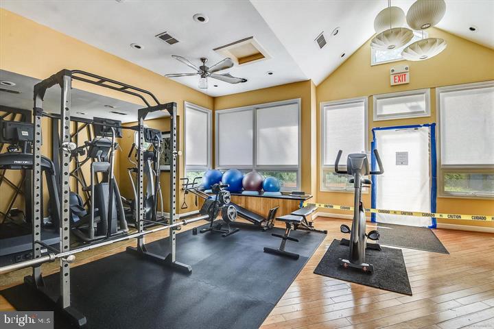 FOUR WINDS AT OAKTON - Residential