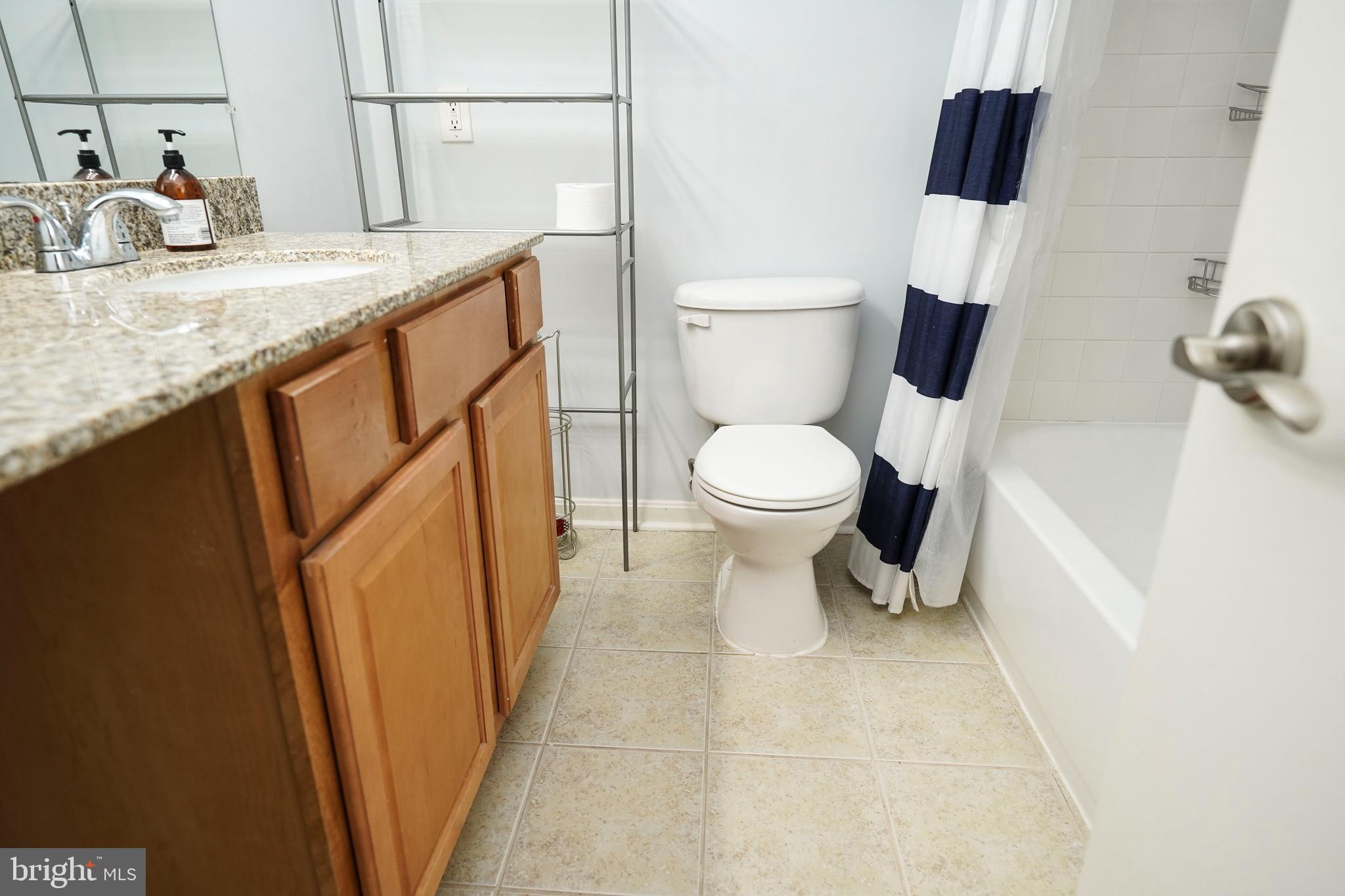 FOUR WINDS AT OAKTON - Residential