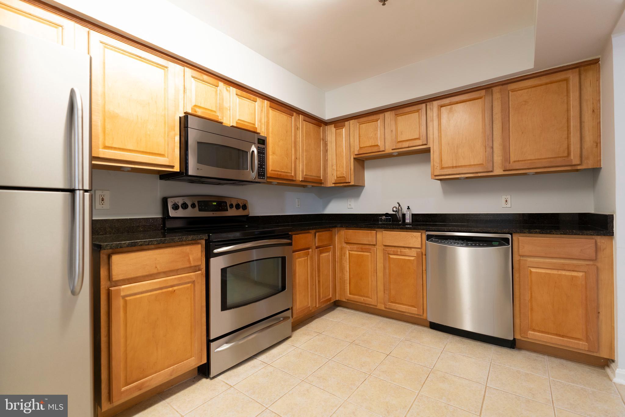 FOUR WINDS AT OAKTON - Residential