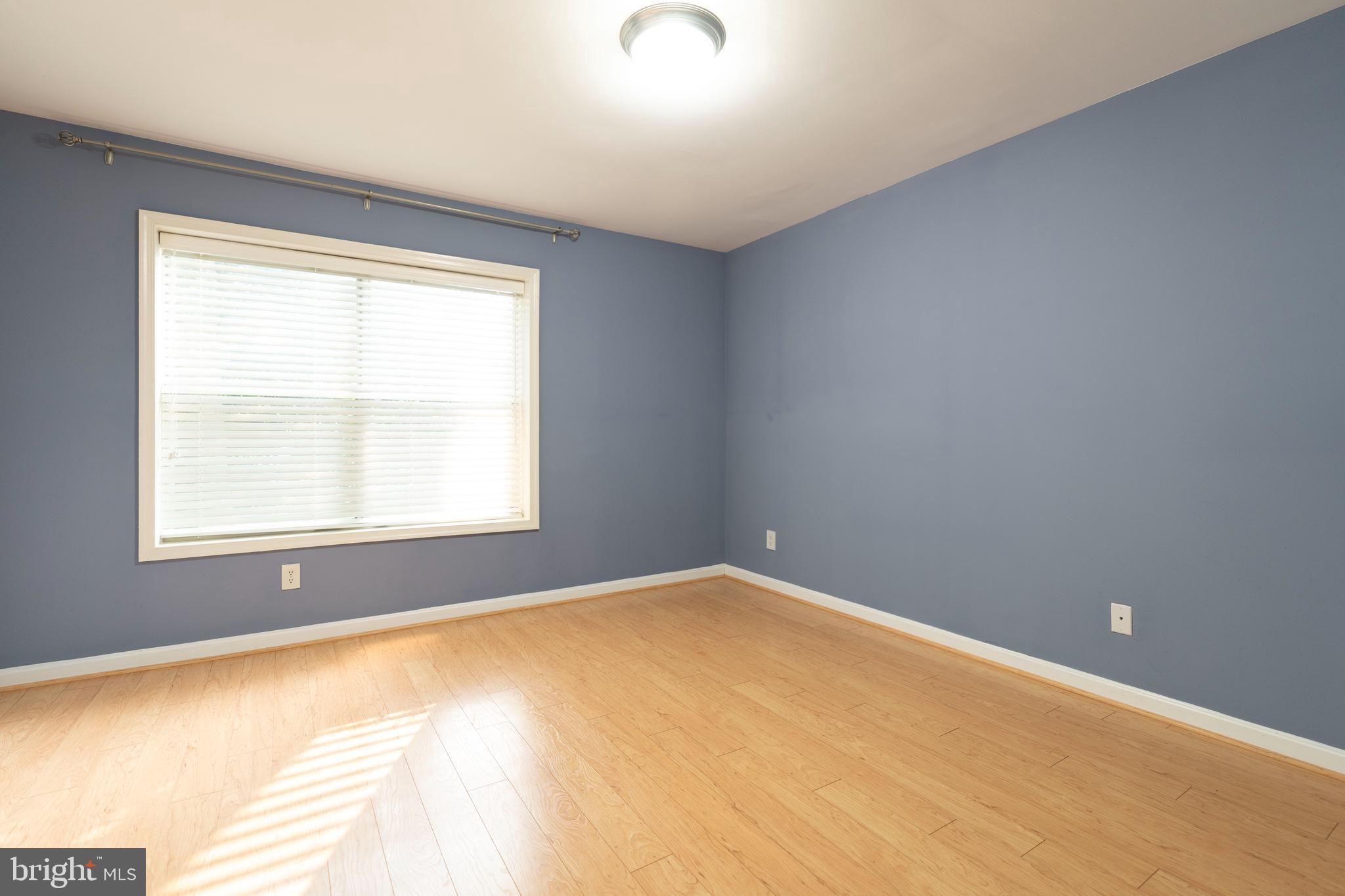 FOUR WINDS AT OAKTON - Residential