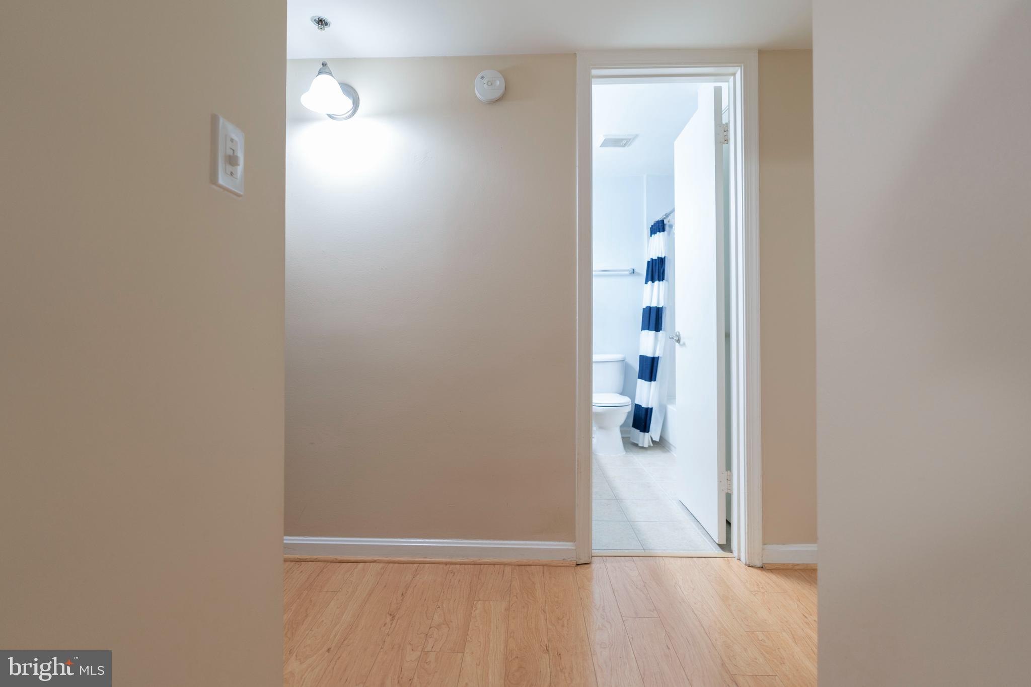 FOUR WINDS AT OAKTON - Residential