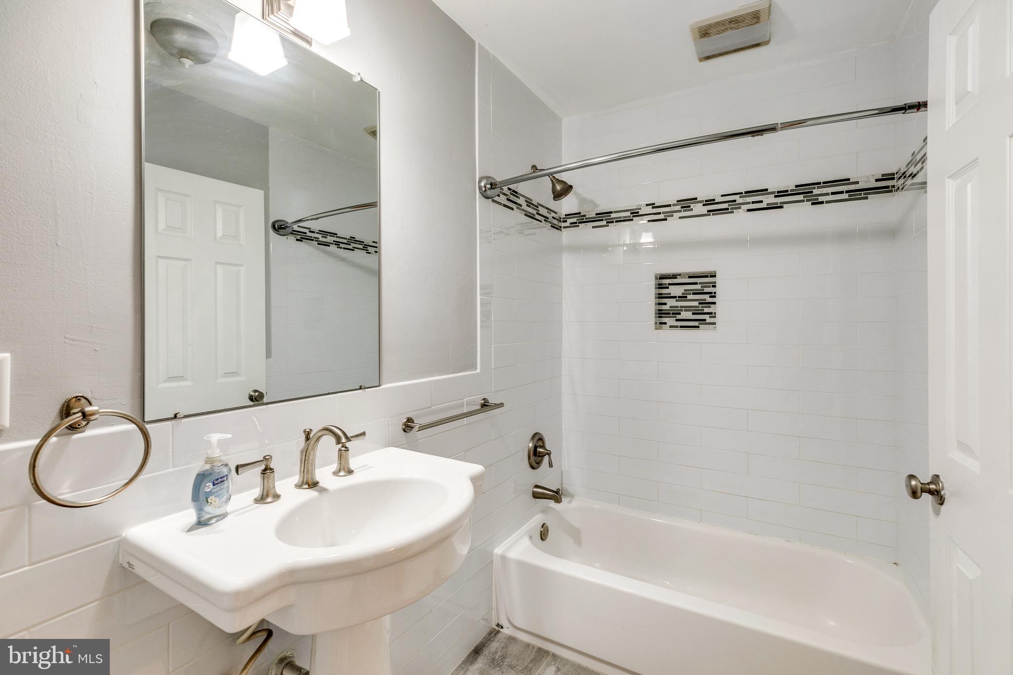 RITTENHOUSE SQUARE - Residential Lease