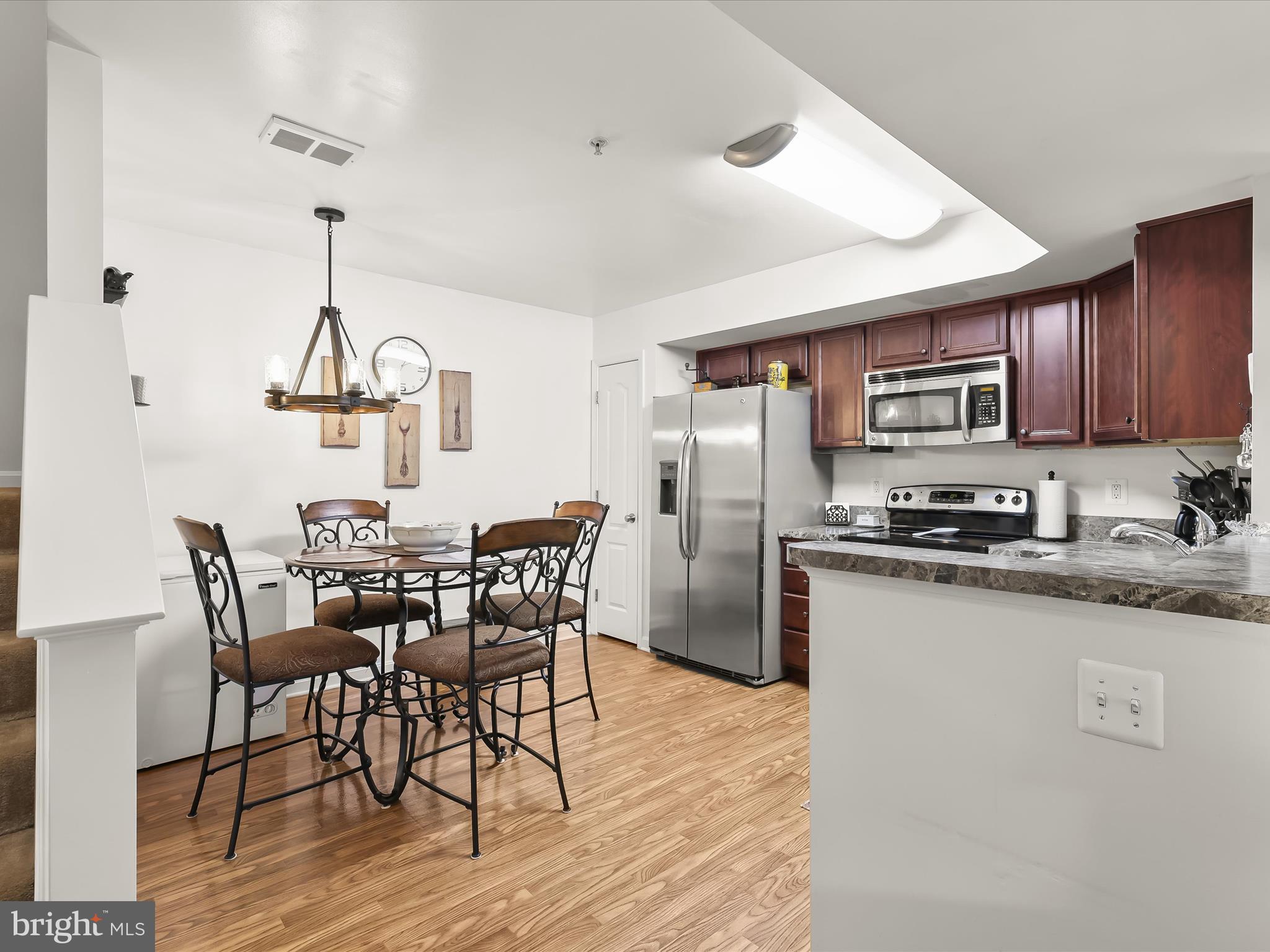 1909 LENNOX DRIVE 90