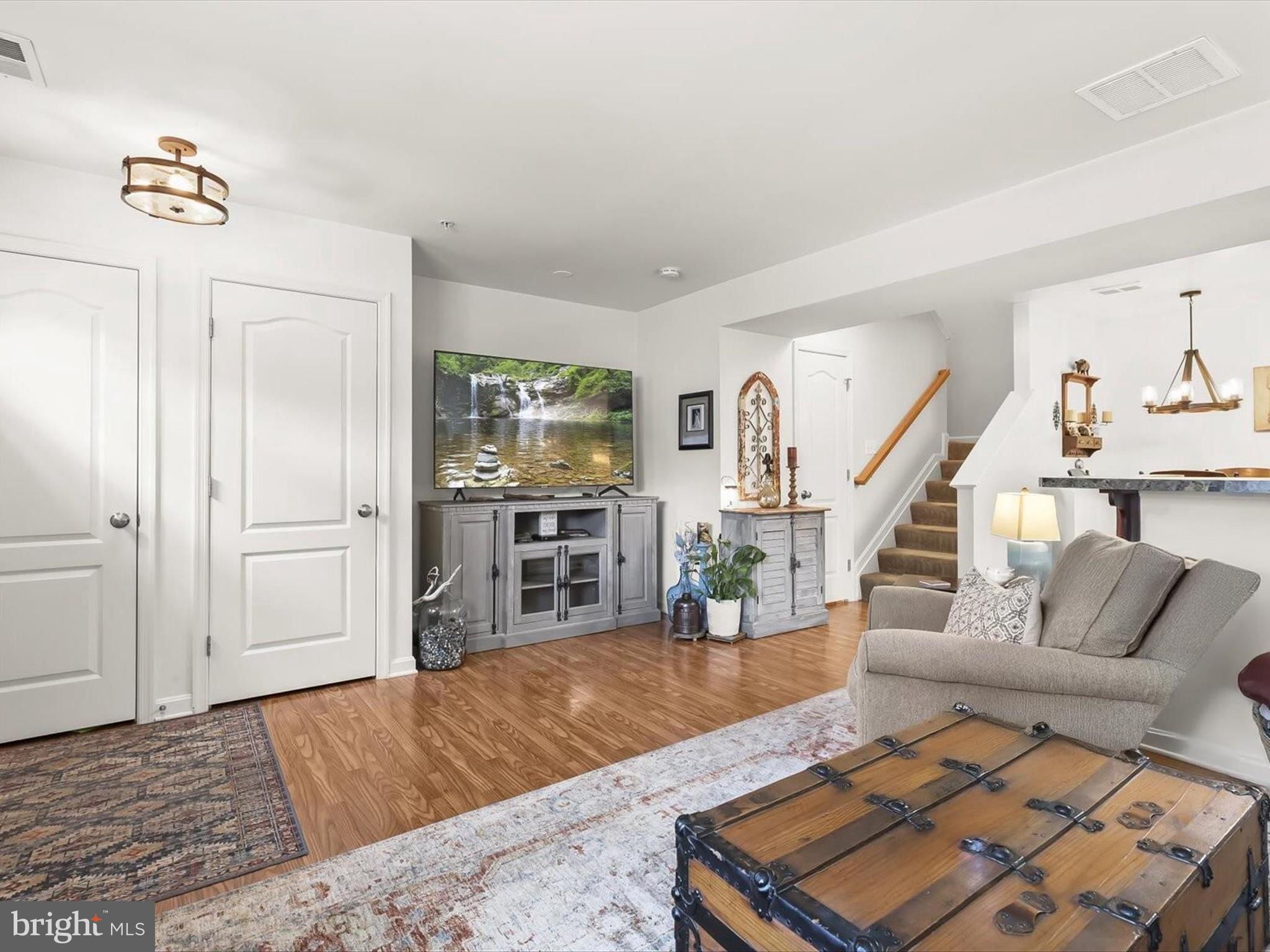 1909 LENNOX DRIVE 90
