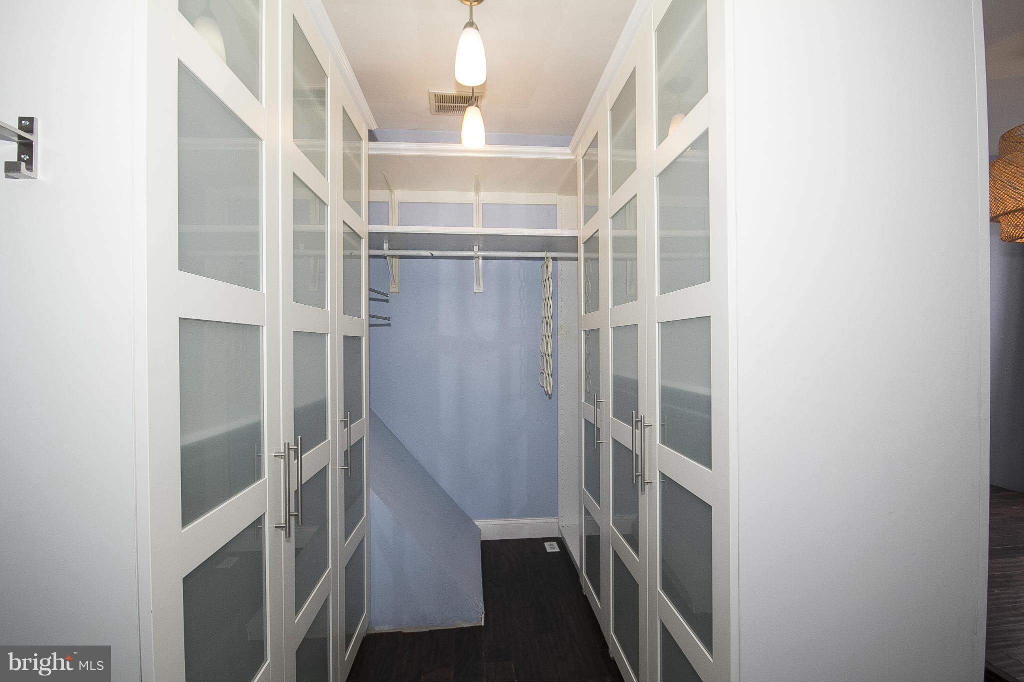 LITTLE ITALY - Residential Lease