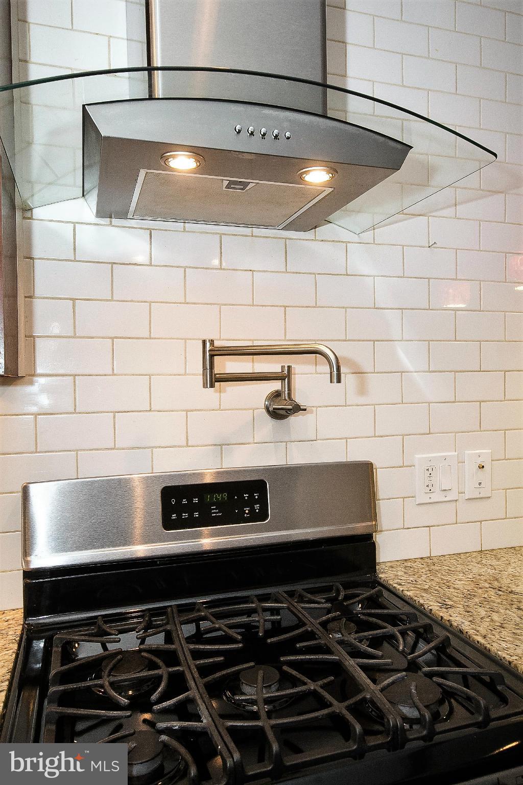 LITTLE ITALY - Residential Lease