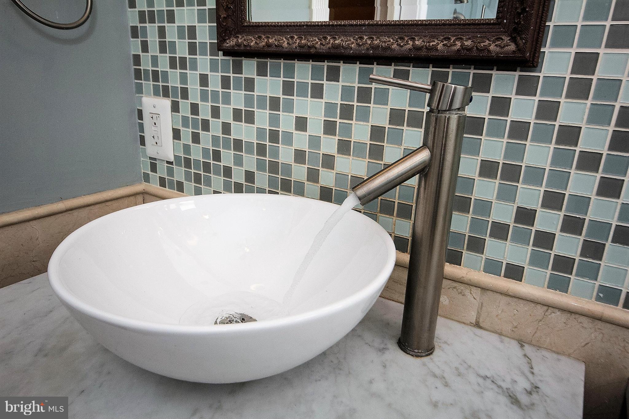 LITTLE ITALY - Residential Lease