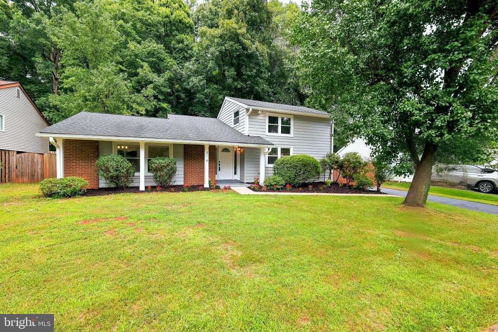 Photo of 316 Sugarland Run Drive, STERLING, VA 20164 (MLS # VALO2132430)