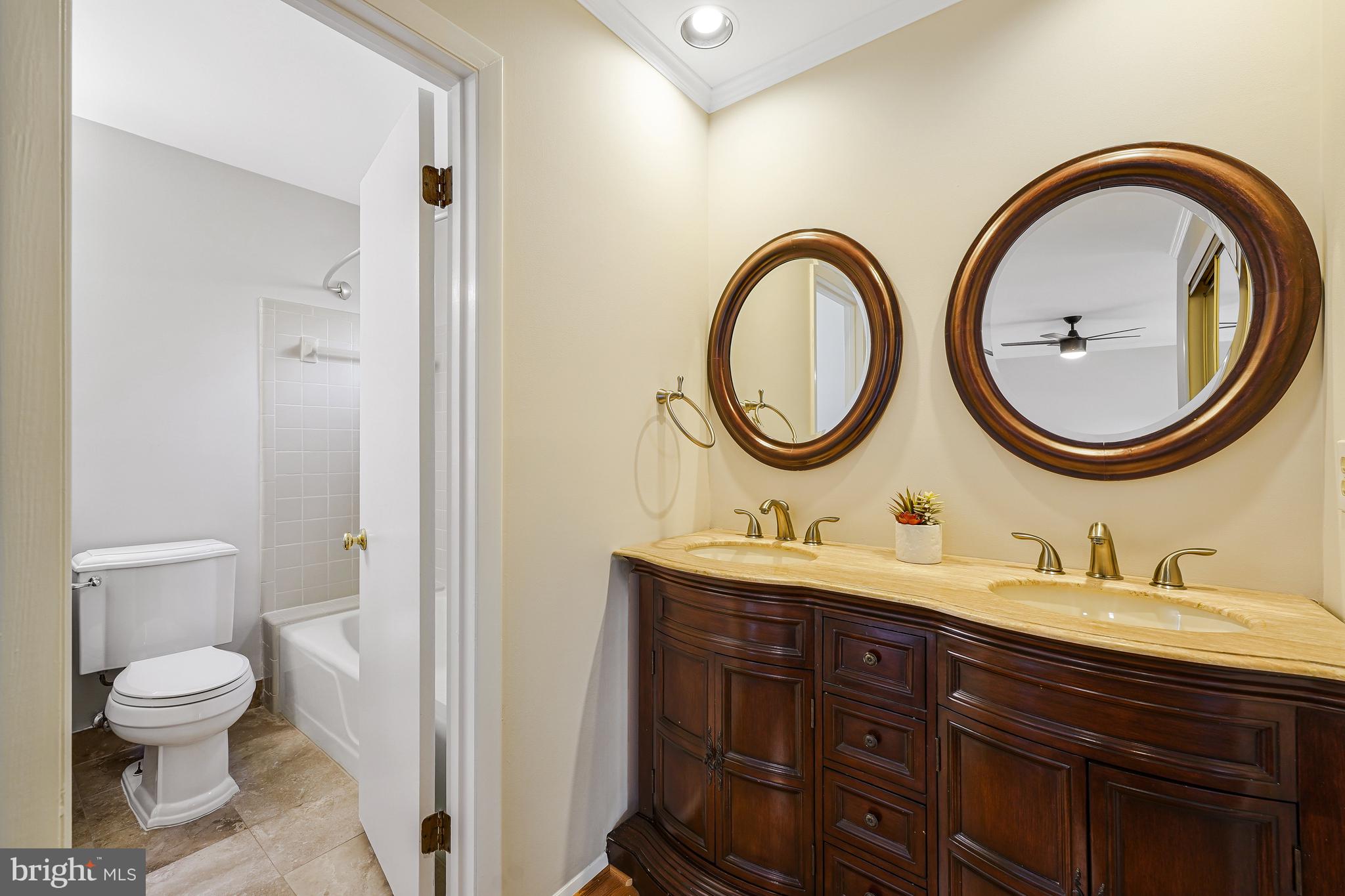 CROSSWOODS - Residential