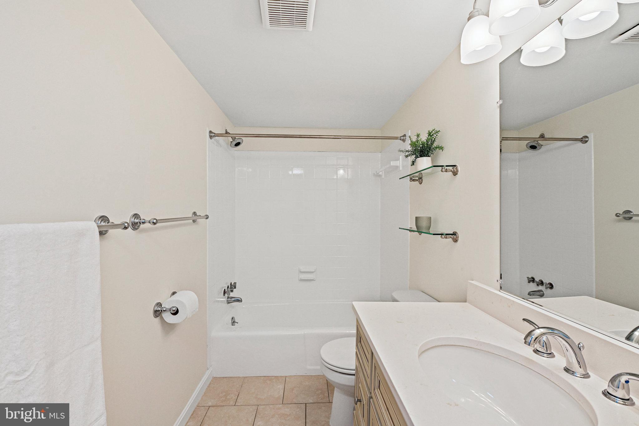 COLONIES AT MCLEAN - Residential