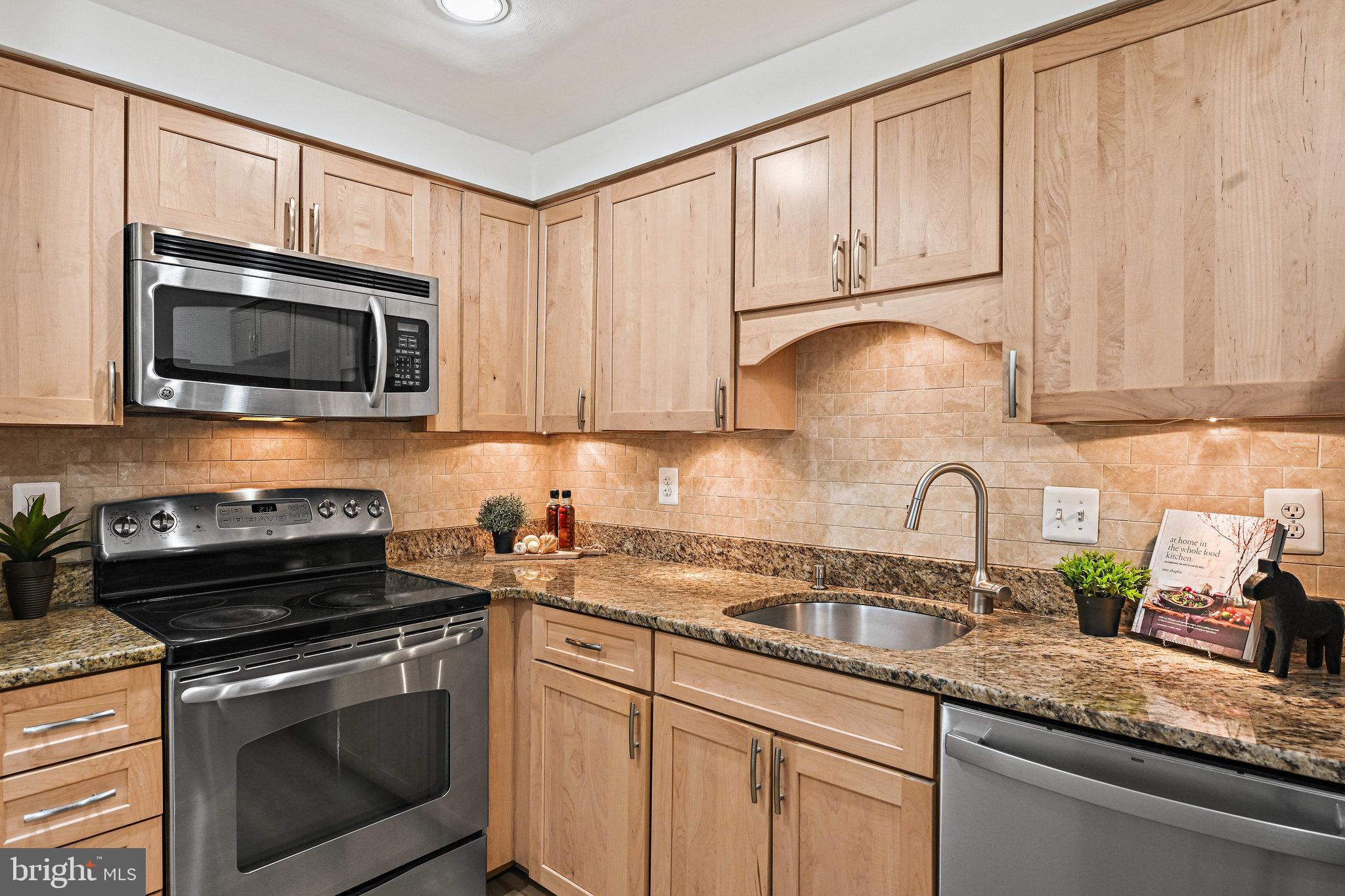 COLONIES AT MCLEAN - Residential