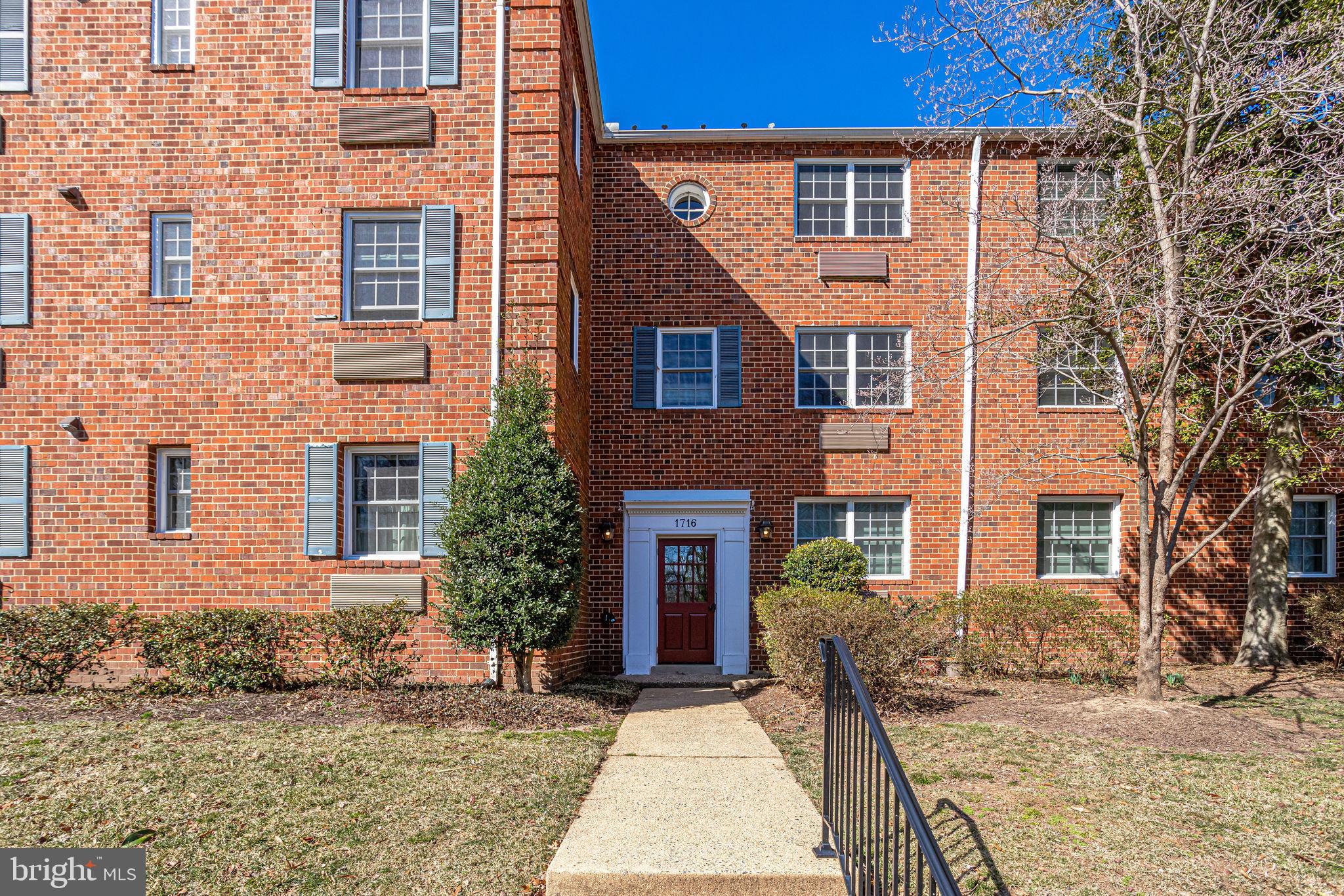 POTOWMACK CROSSING - Residential Lease