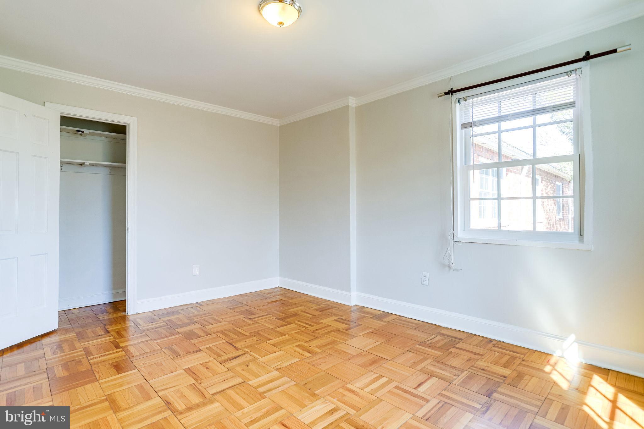 POTOWMACK CROSSING - Residential Lease