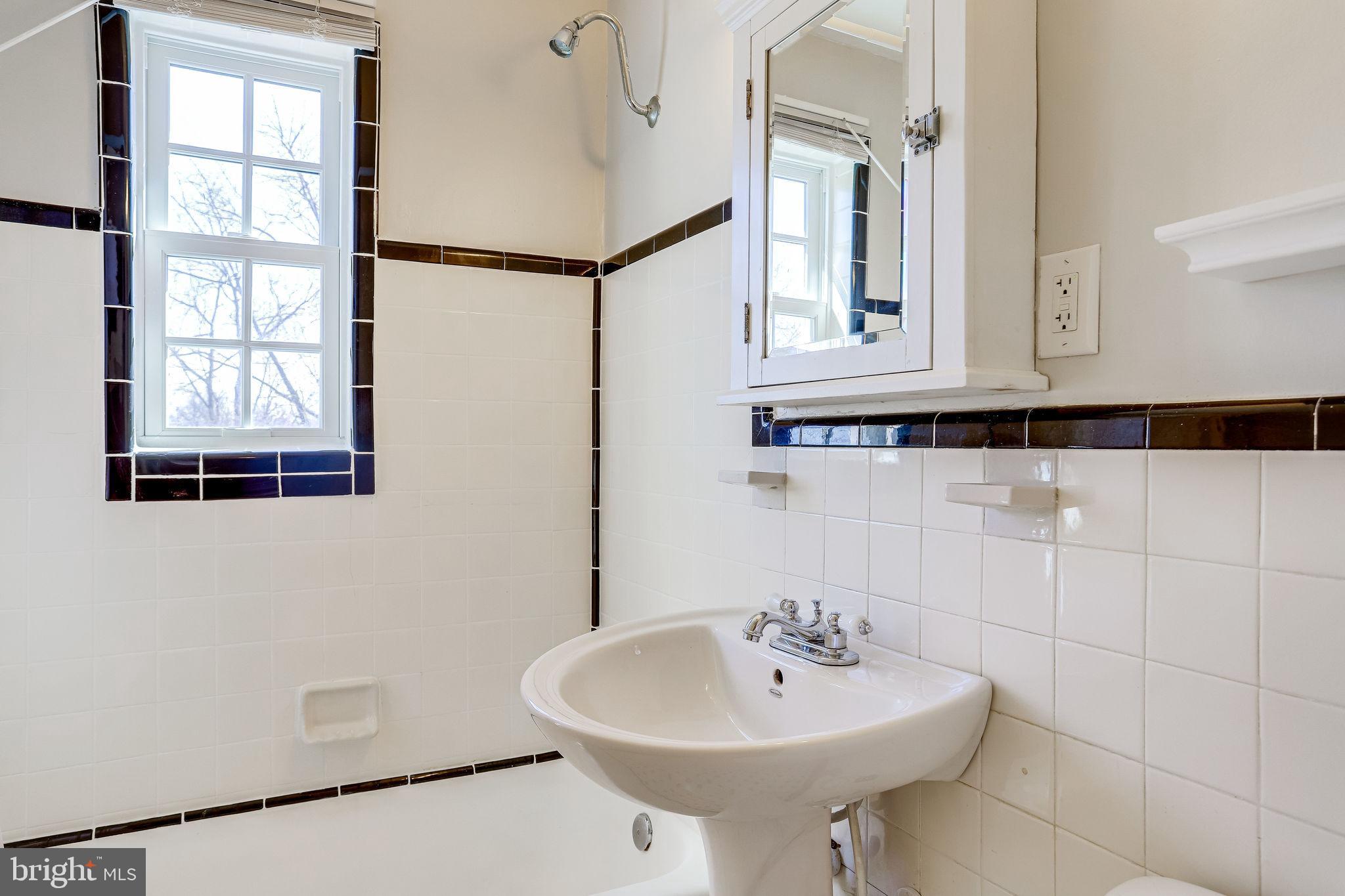 POTOWMACK CROSSING - Residential Lease