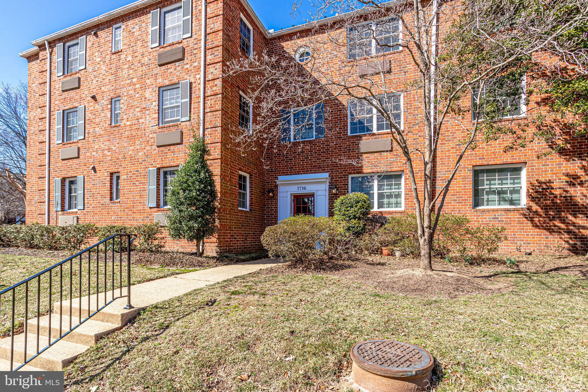 POTOWMACK CROSSING - Residential Lease