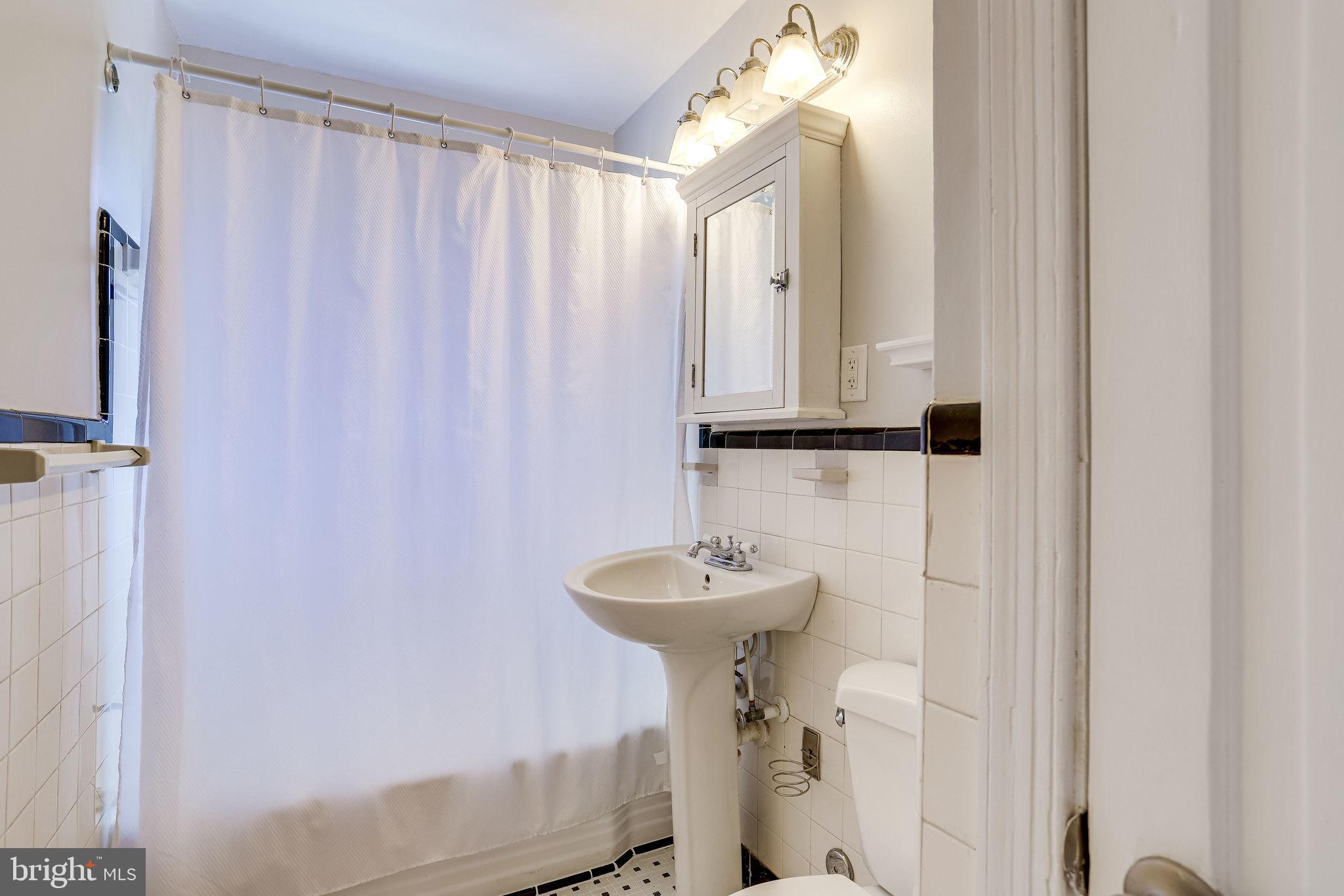 POTOWMACK CROSSING - Residential Lease