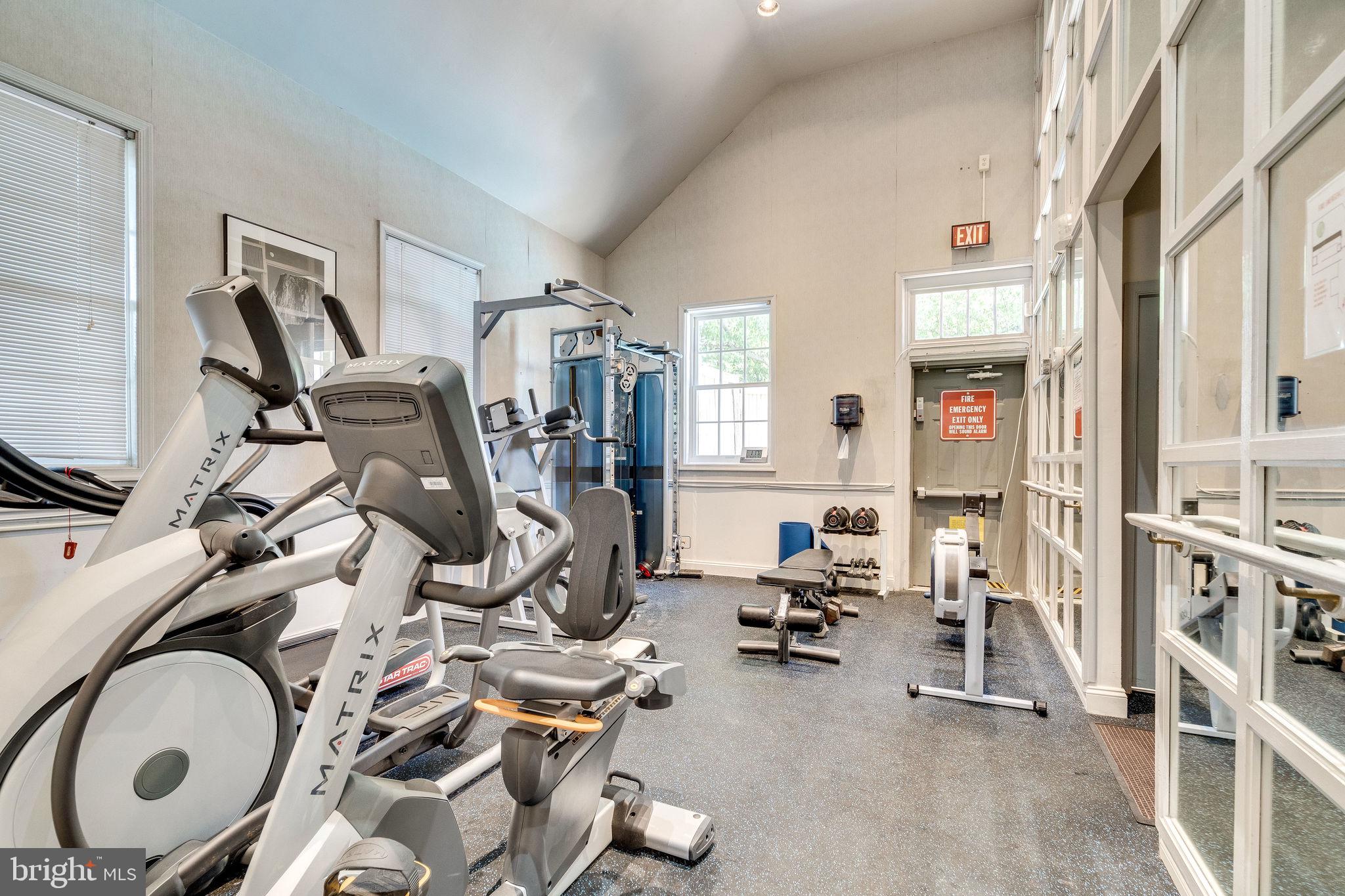 POTOWMACK CROSSING - Residential Lease