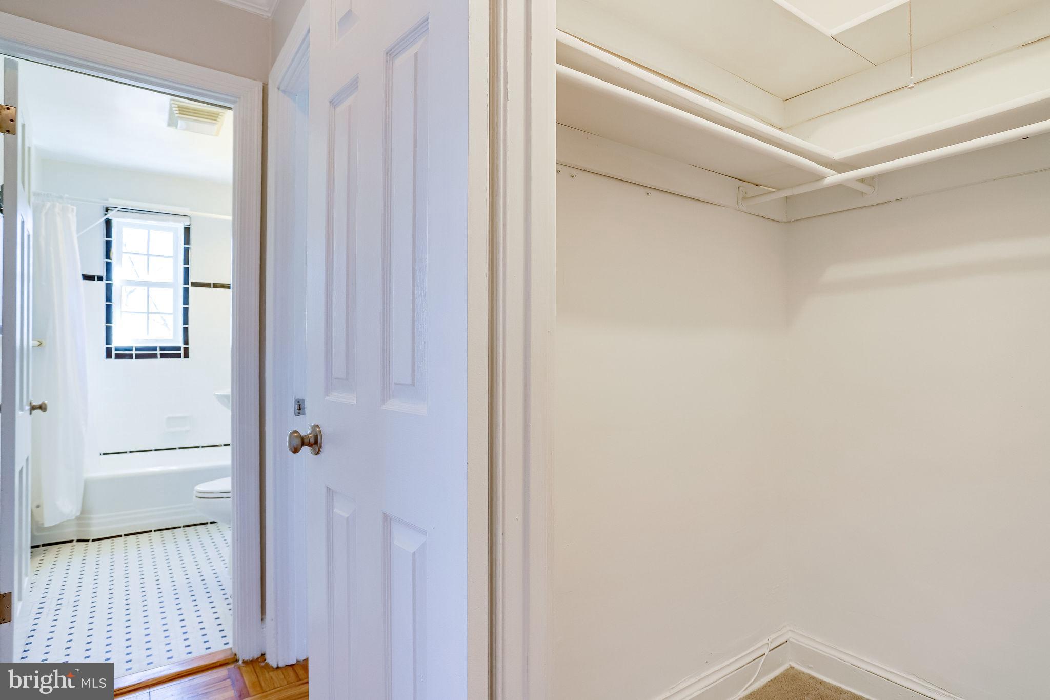 POTOWMACK CROSSING - Residential Lease