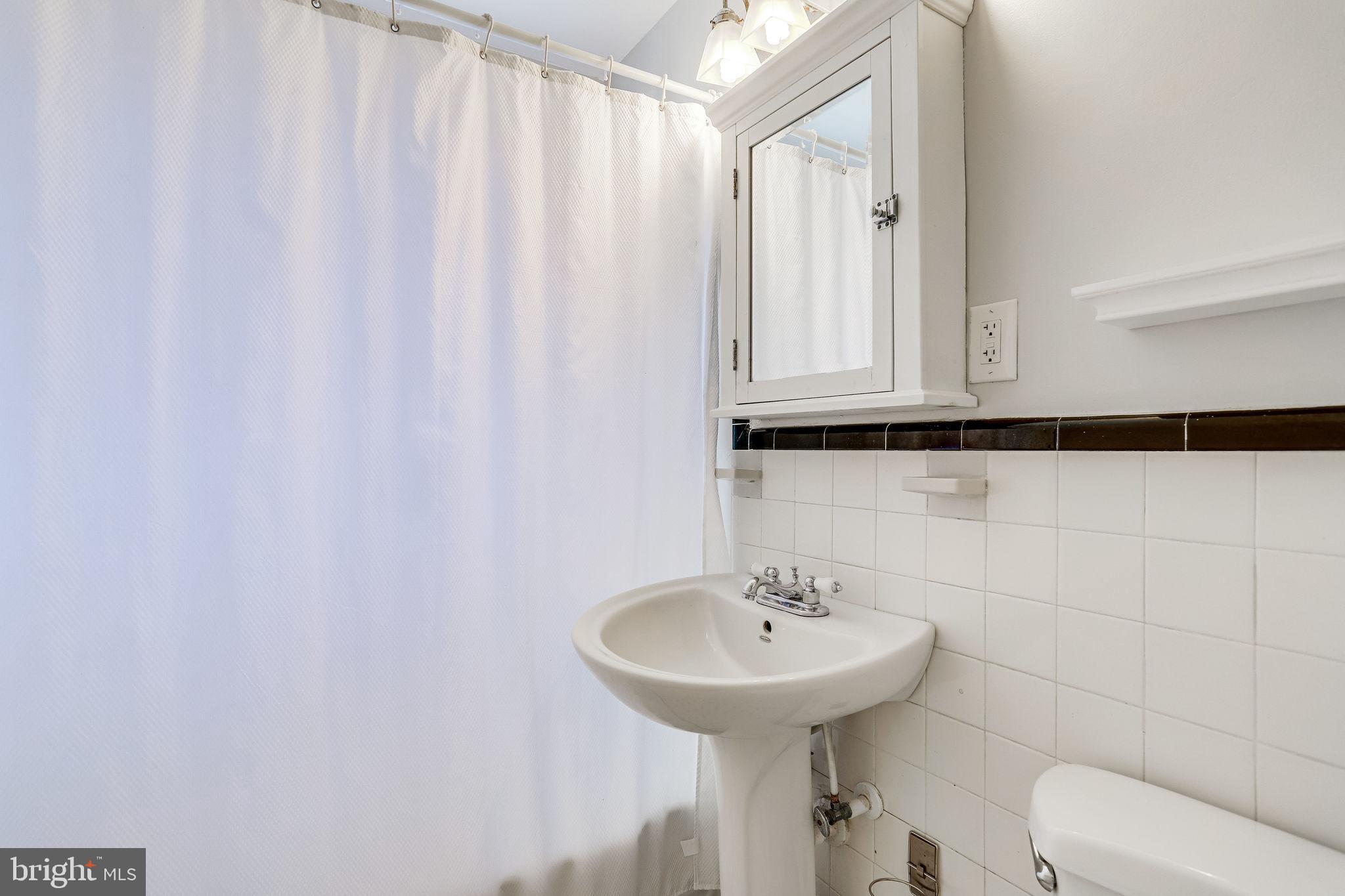 POTOWMACK CROSSING - Residential Lease