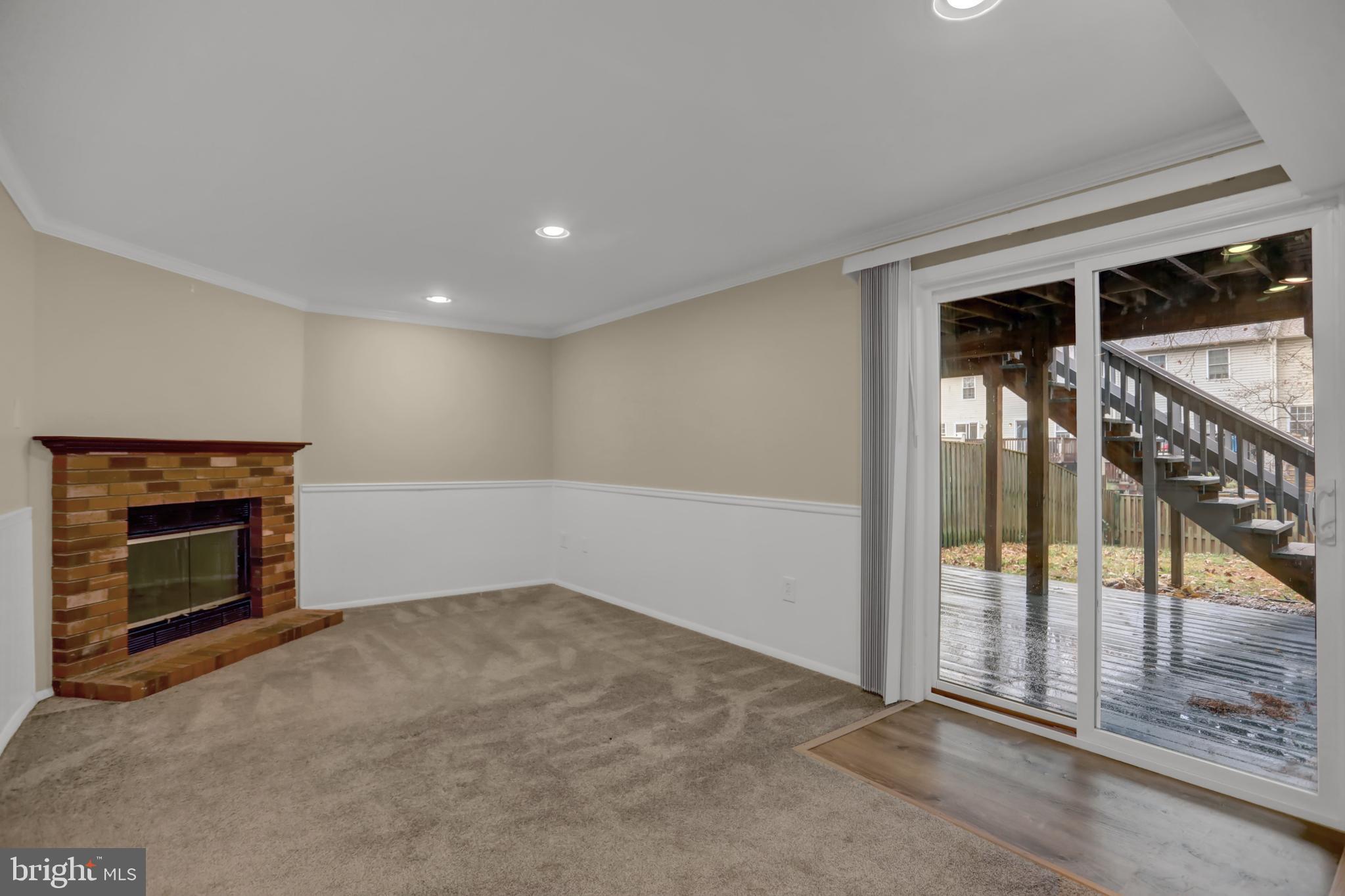 CONSTANT FRIENDSHIP - Residential