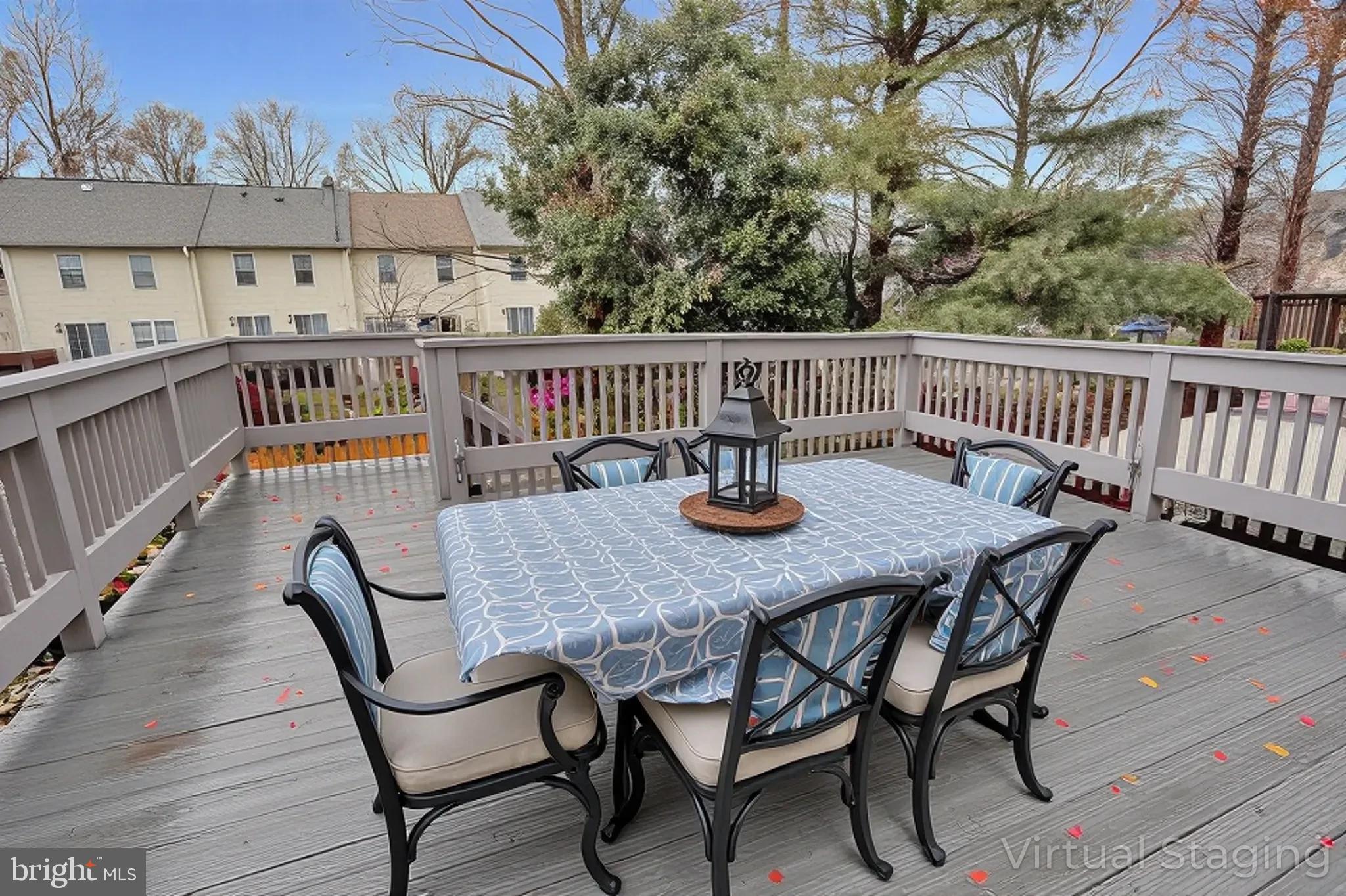 CONSTANT FRIENDSHIP - Residential