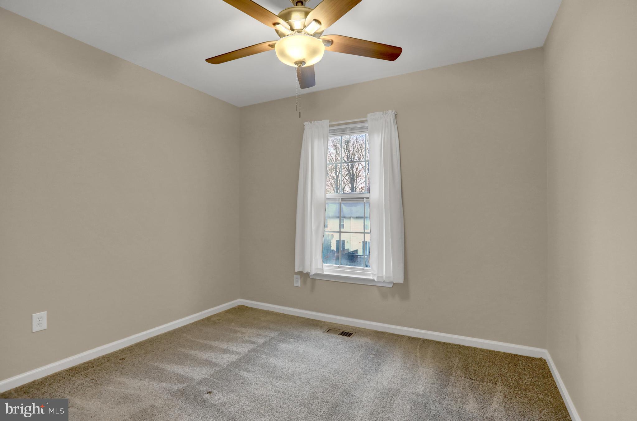 CONSTANT FRIENDSHIP - Residential