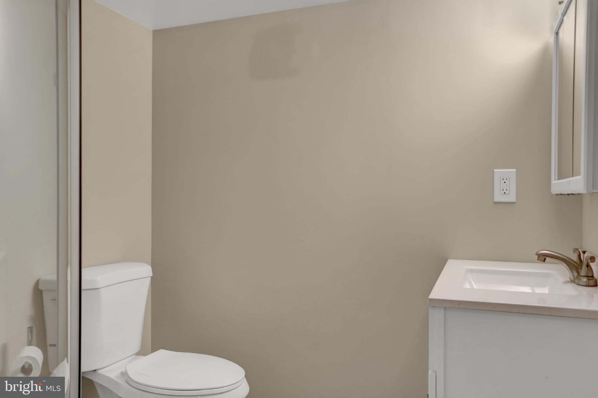 CONSTANT FRIENDSHIP - Residential