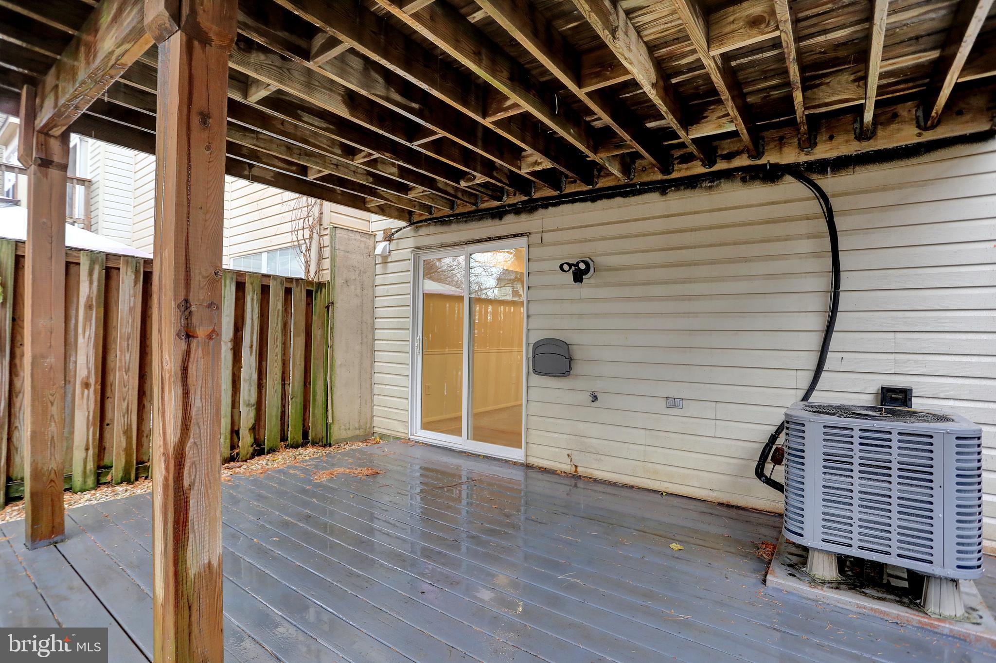 CONSTANT FRIENDSHIP - Residential