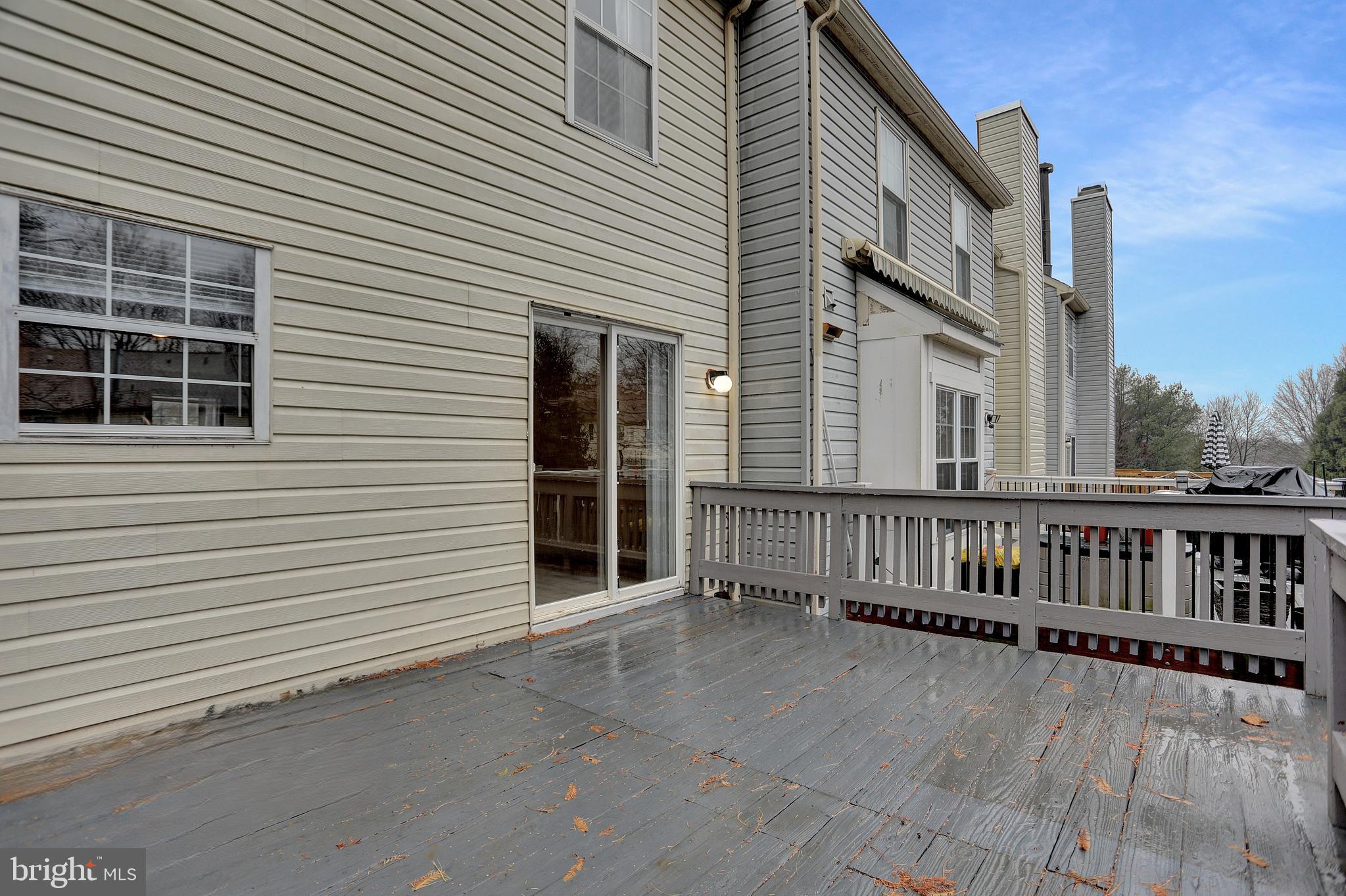 CONSTANT FRIENDSHIP - Residential