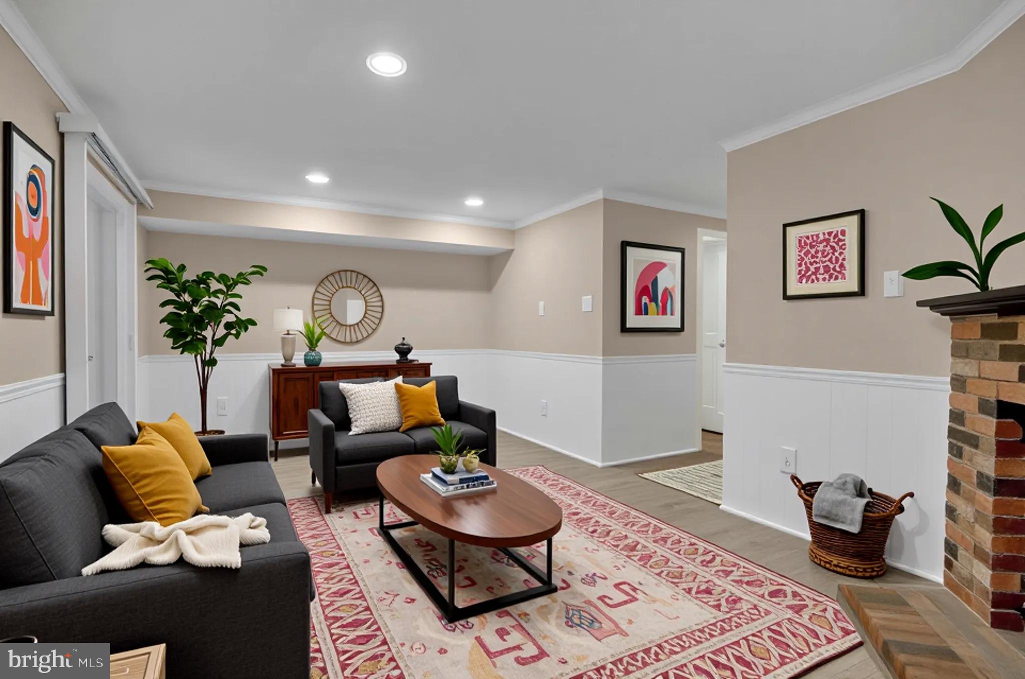 CONSTANT FRIENDSHIP - Residential