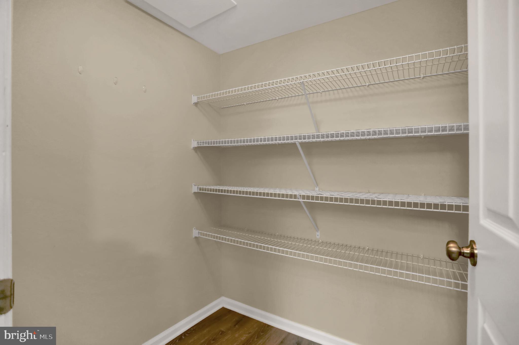 CONSTANT FRIENDSHIP - Residential