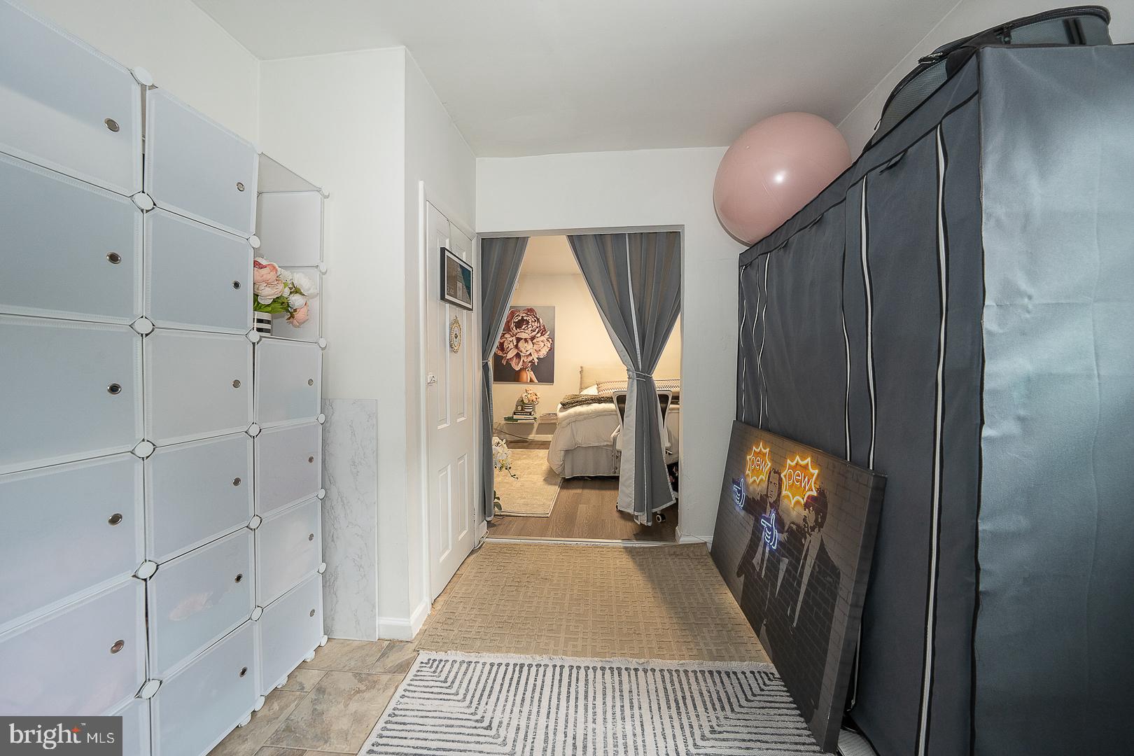 ART MUSEUM AREA - Residential Income