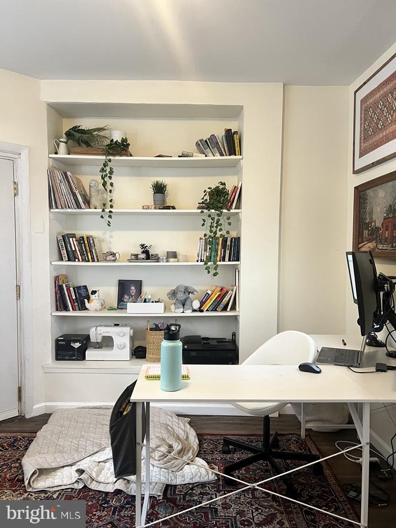 ART MUSEUM AREA - Residential Income