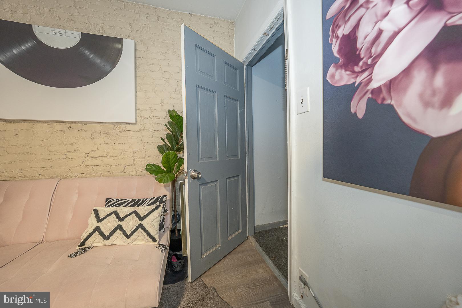 ART MUSEUM AREA - Residential Income