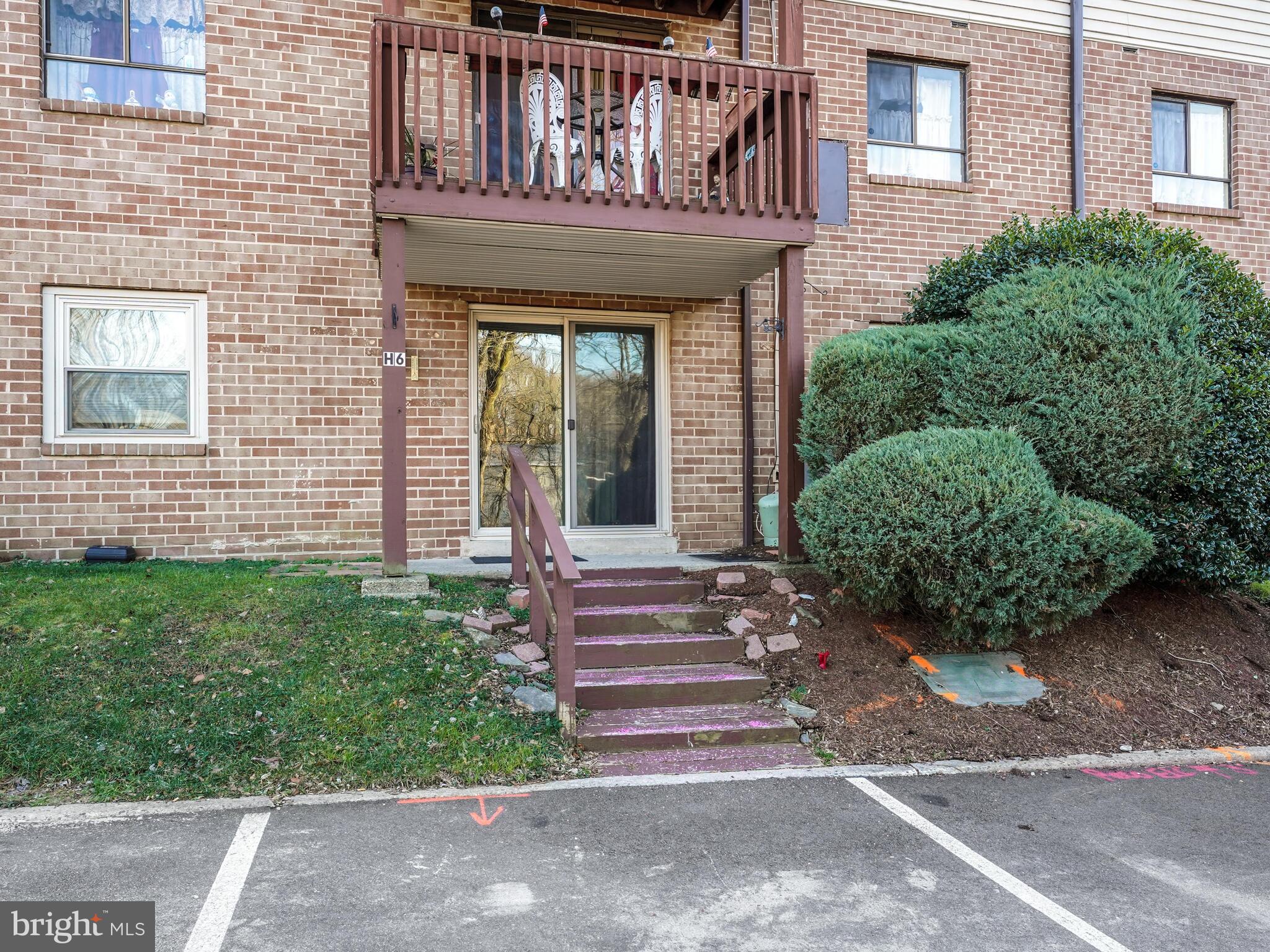 Beautiful 2 bedroom one and a half bath condominium located in Trimble Run! Bottom floor unit with easy access to parking directly to your back door. Updated waterproof Coretec flooring throughout with the exception of the bedrooms which are fully carpeted. Master bedroom boasts a large walk in close and partial bath. Main hall bathroom was recently updated. Laundry located inside the unit. Association fee covers common area maintenance, building maintenance, lawn and snow removal, trash, heat, and water keeping expenses minimal. Beautiful community pool and playground. Condo is located in Penn-Delco School District. Make your appointment today!