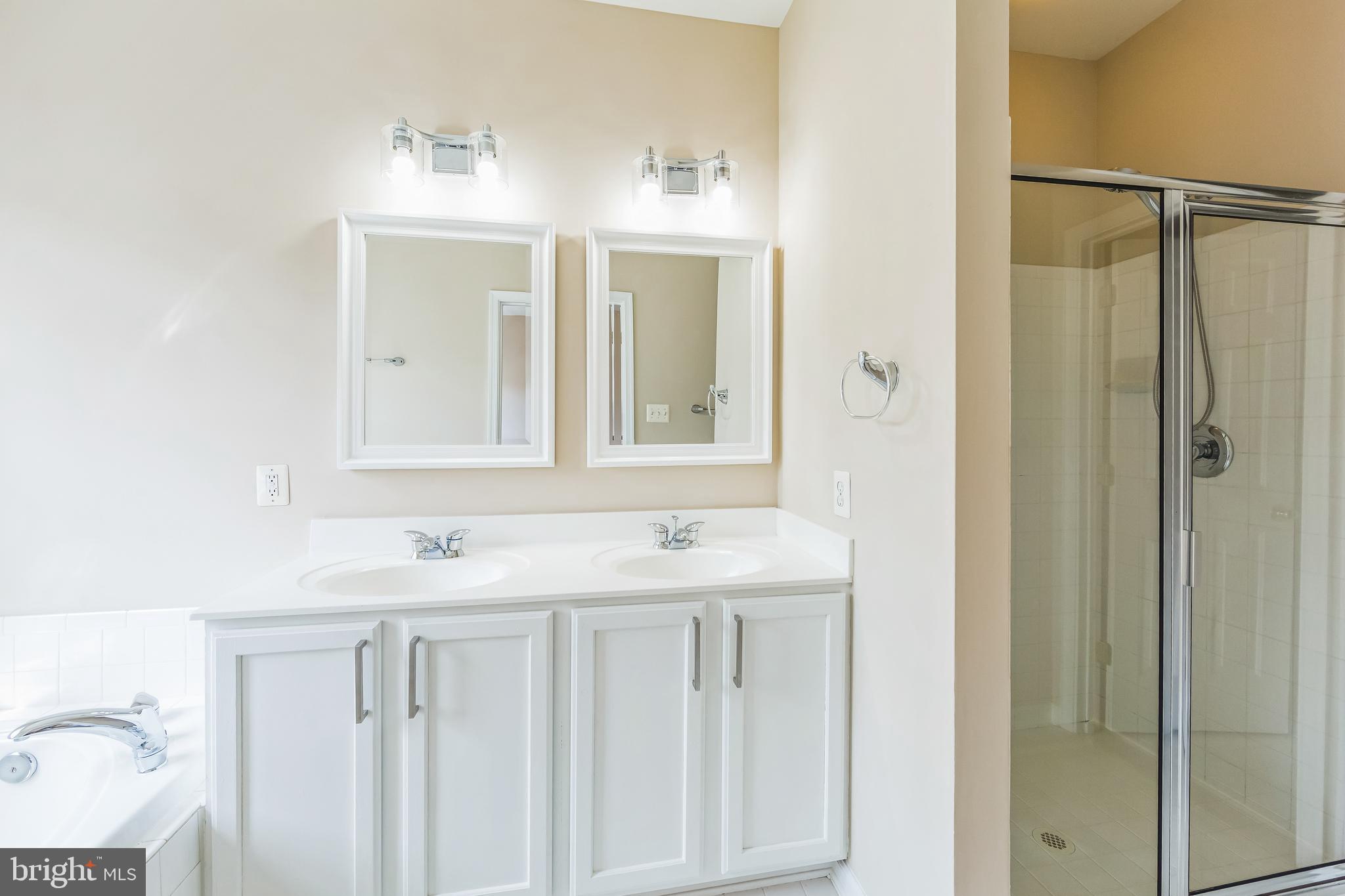 NORTHRIDGE VILLAGE - Residential