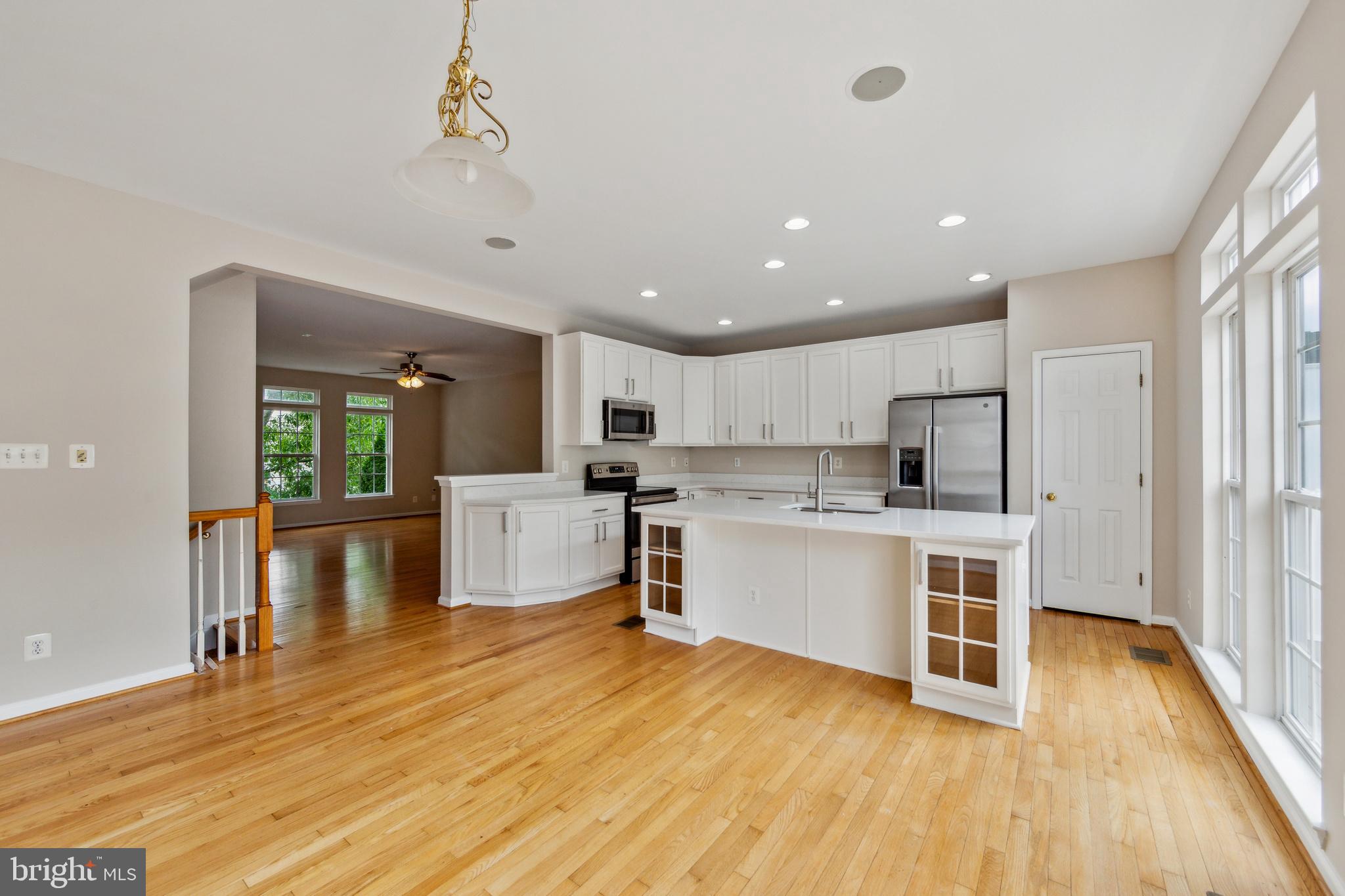 NORTHRIDGE VILLAGE - Residential