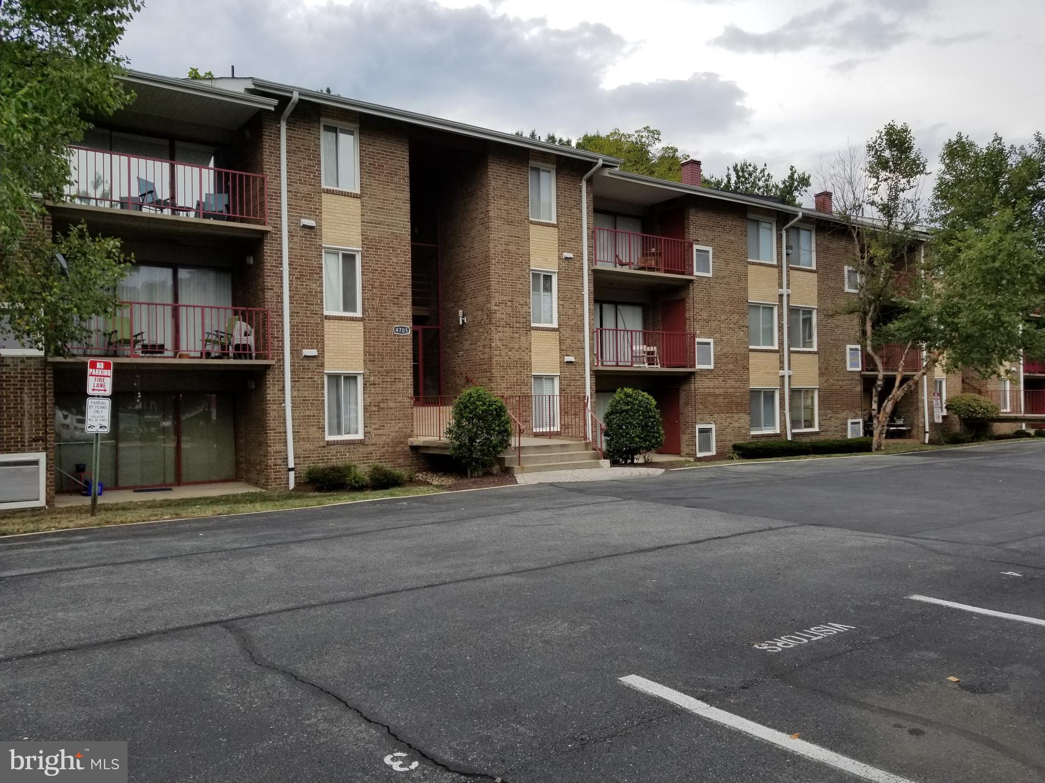 THE OASIS CONDOMINIUMS - Residential Lease