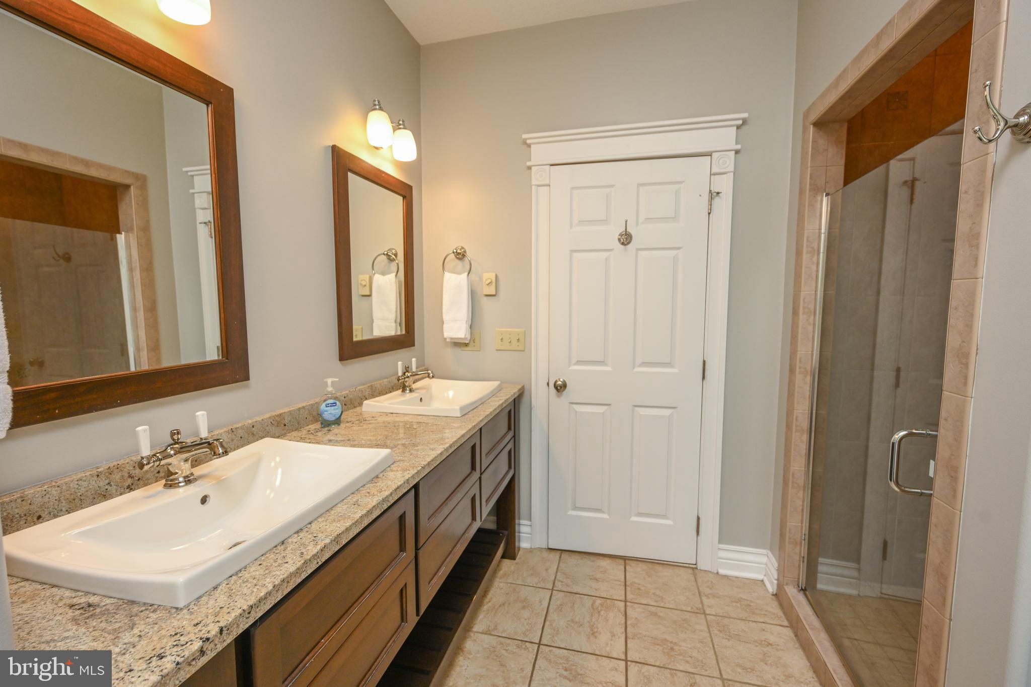 CREEKSIDE - Residential