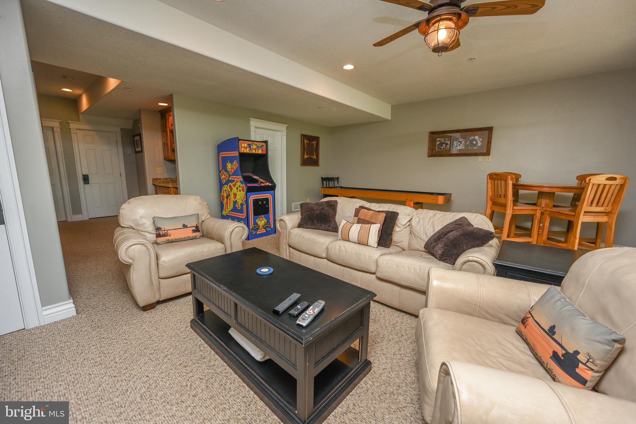 CREEKSIDE - Residential